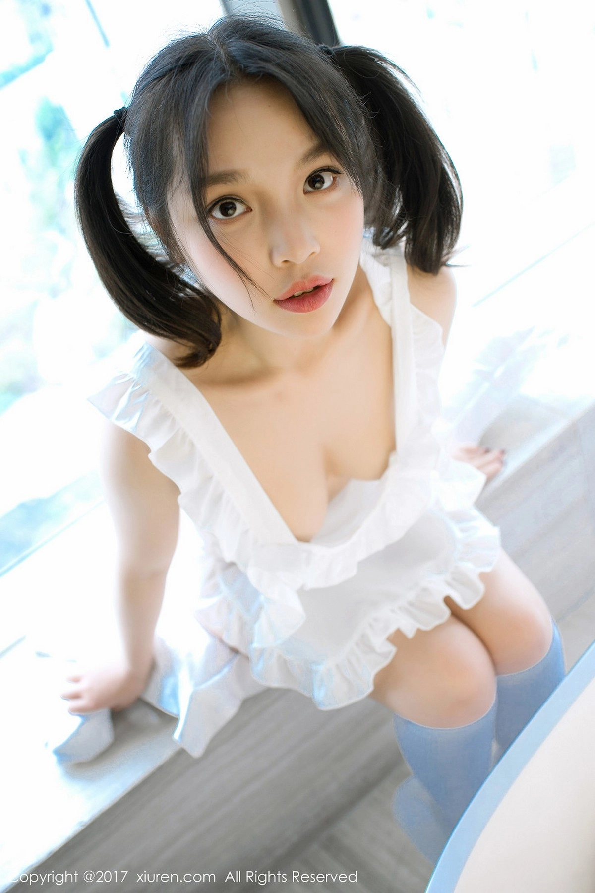 童颜巨乳嫩模小纯子真空女仆裙侧露豪乳白嫩翘臀诱惑写真63P-第1章-图片3