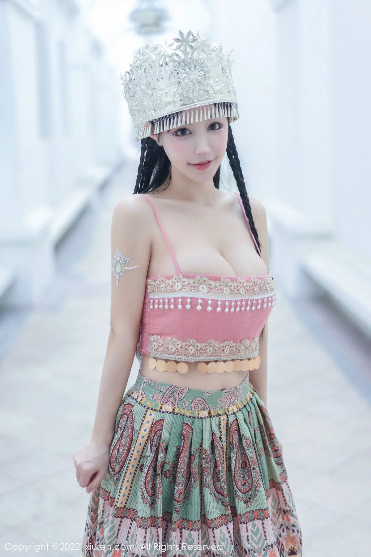 女神朱可儿Flora民族服饰装扮性感粉色吊带露傲人豪乳诱惑写真70P-第1章-图片2
