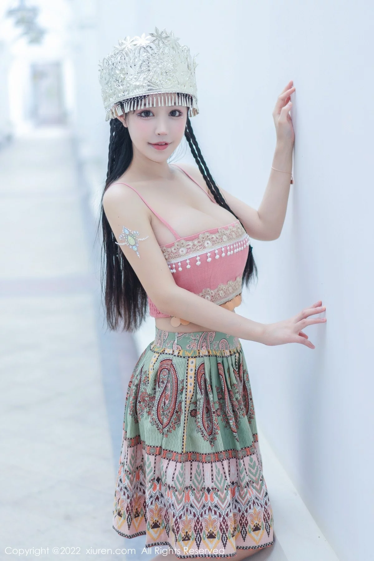 女神朱可儿Flora民族服饰装扮性感粉色吊带露傲人豪乳诱惑写真70P-第1章-图片3