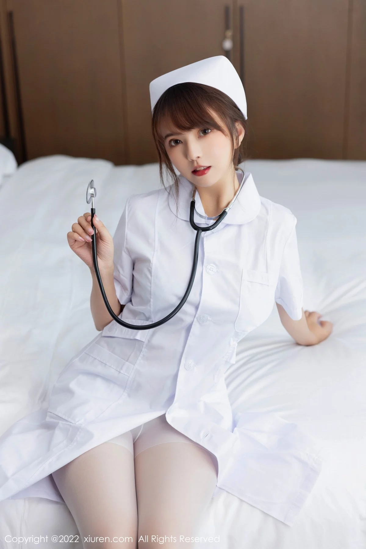 模特张思允Nice性感白色护士服饰配超薄无内肉丝惹火诱惑写真60P-第1章-图片2