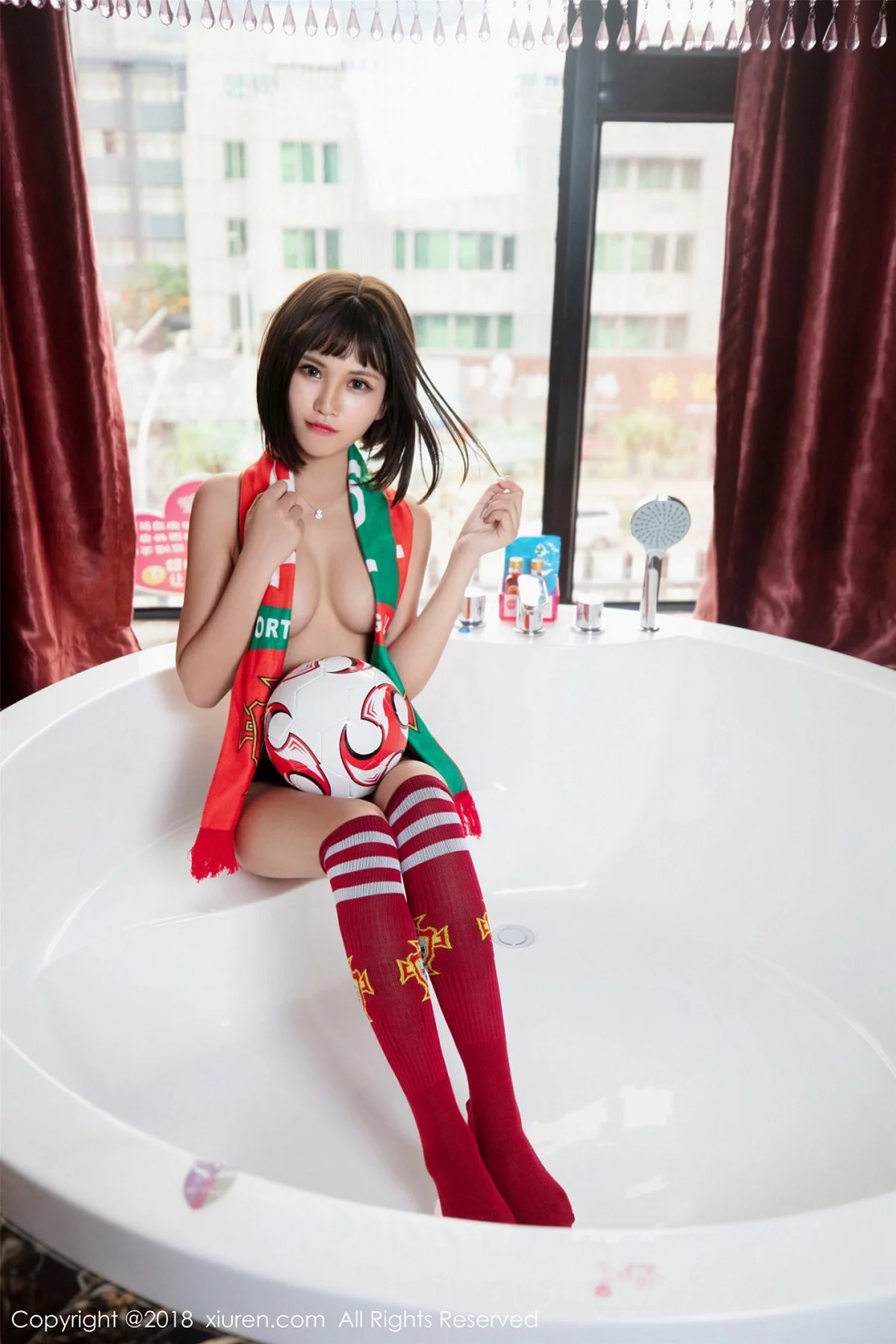嫩模萌宝儿BoA浴缸里全裸露美乳奶油遮点惹火诱惑写真49P-第1章-图片3