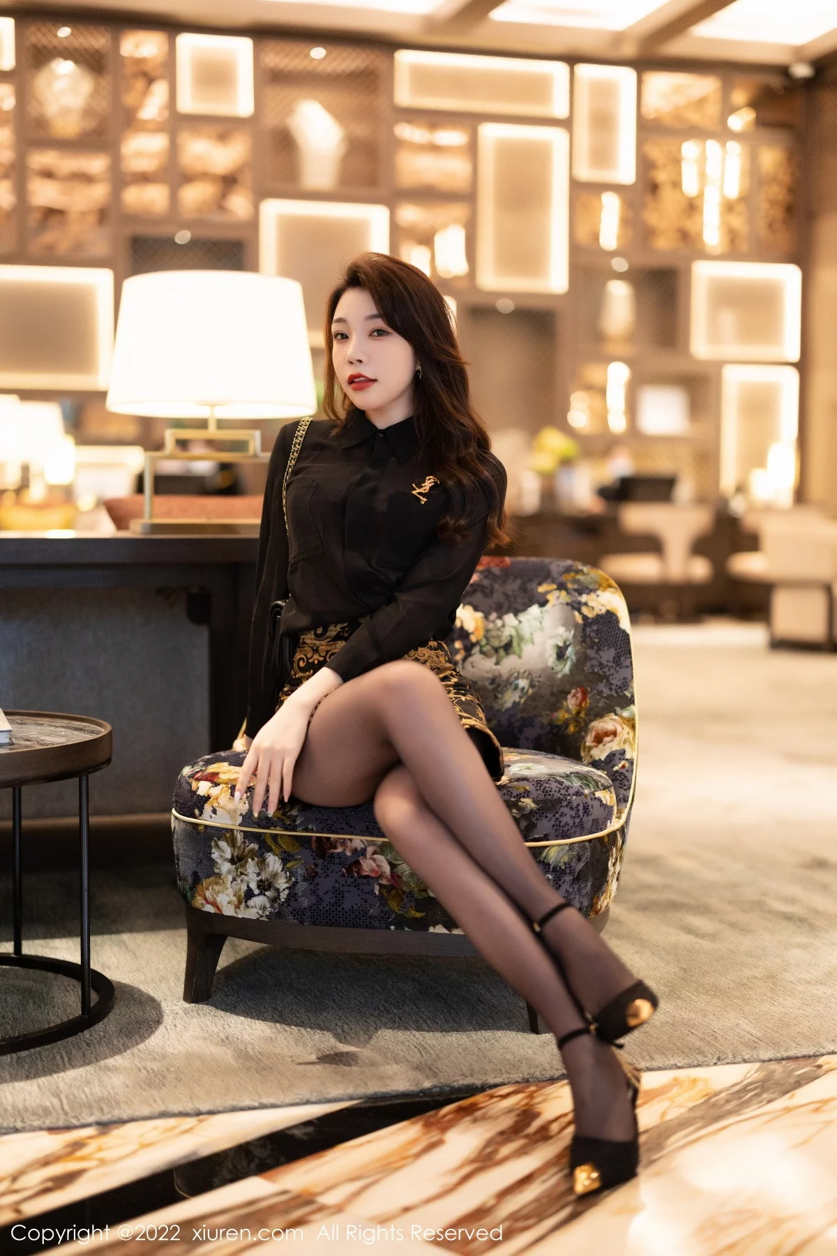 女神徐莉芝Booty黑色轻透上衣配黑短裙露红色蕾丝内衣诱惑写真83P-第1章-图片3