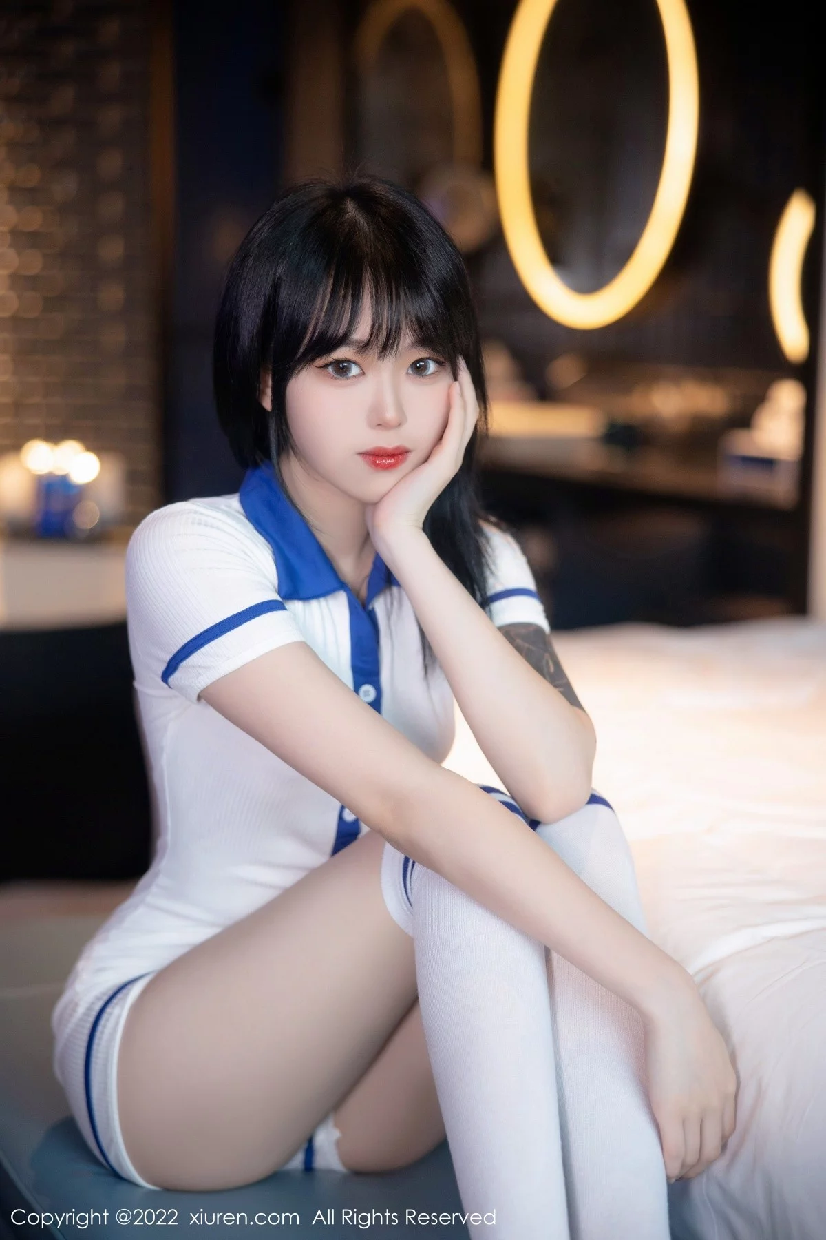 模特奶瓶性感白色水手服饰配白色长袜秀苗条身材迷人美腿写真88P-第1章-图片1