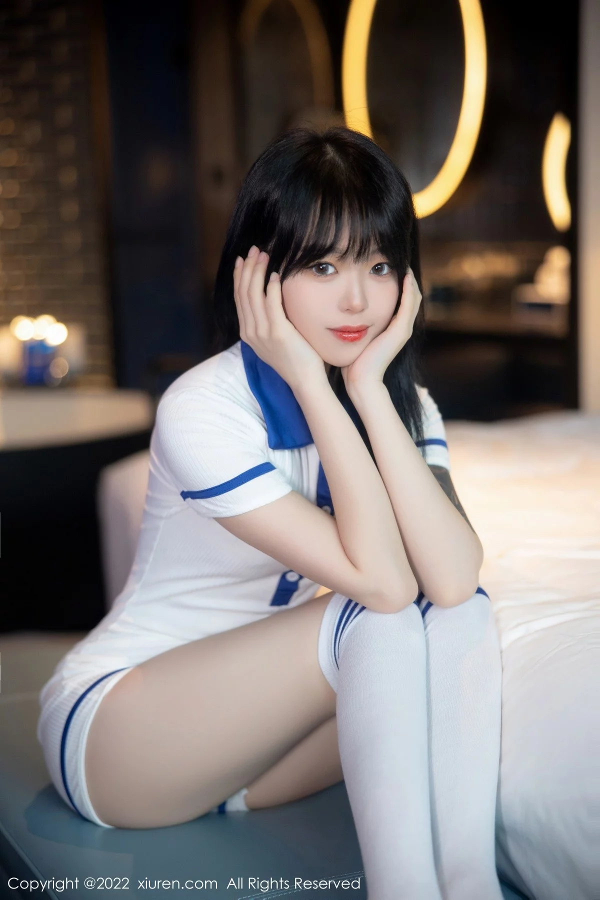 模特奶瓶性感白色水手服饰配白色长袜秀苗条身材迷人美腿写真88P-第1章-图片3
