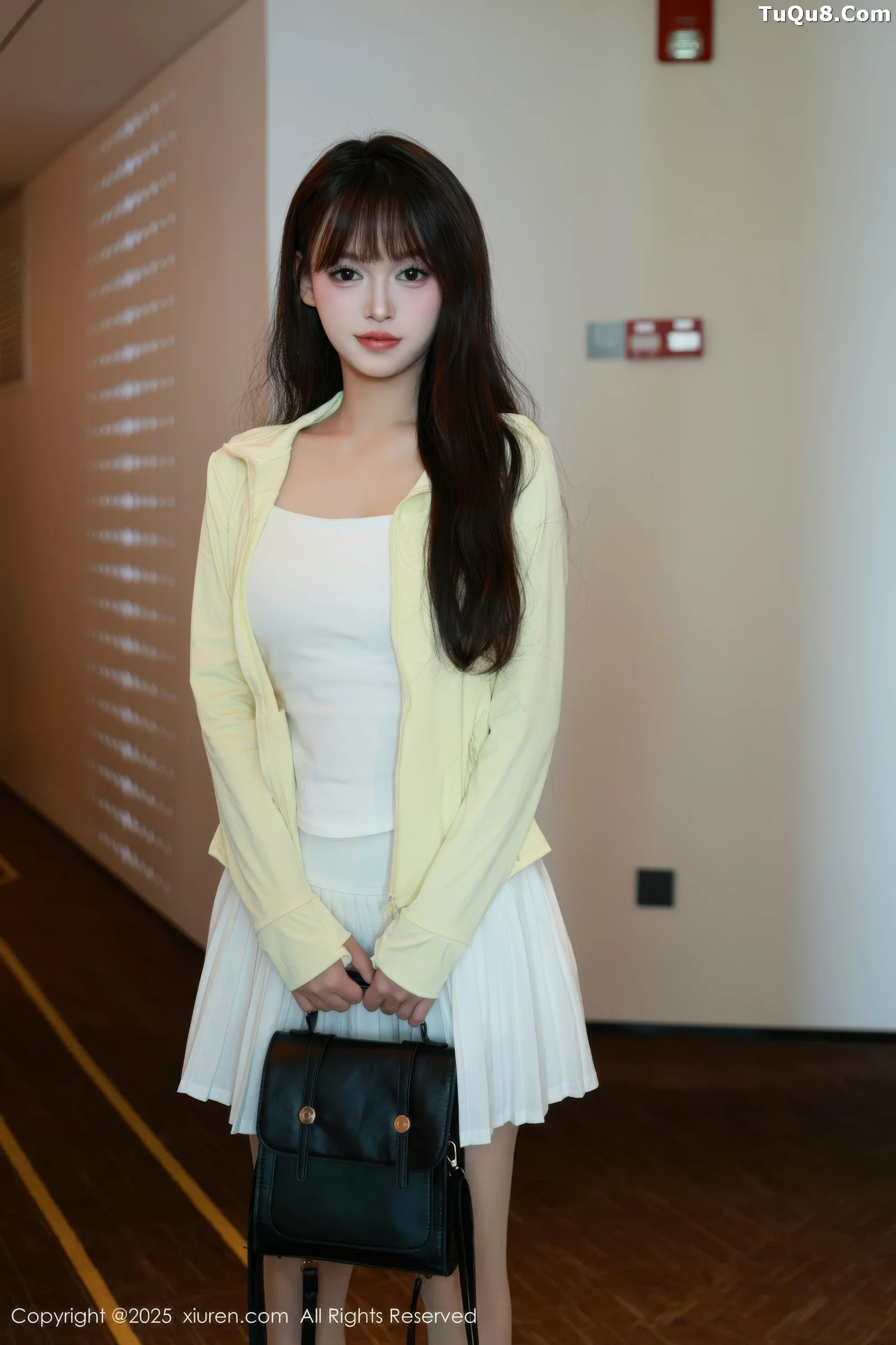 模特糯咪性感白色低胸连衣短裙配白色丝袜秀完美身材诱惑写真82P-第1章-图片2