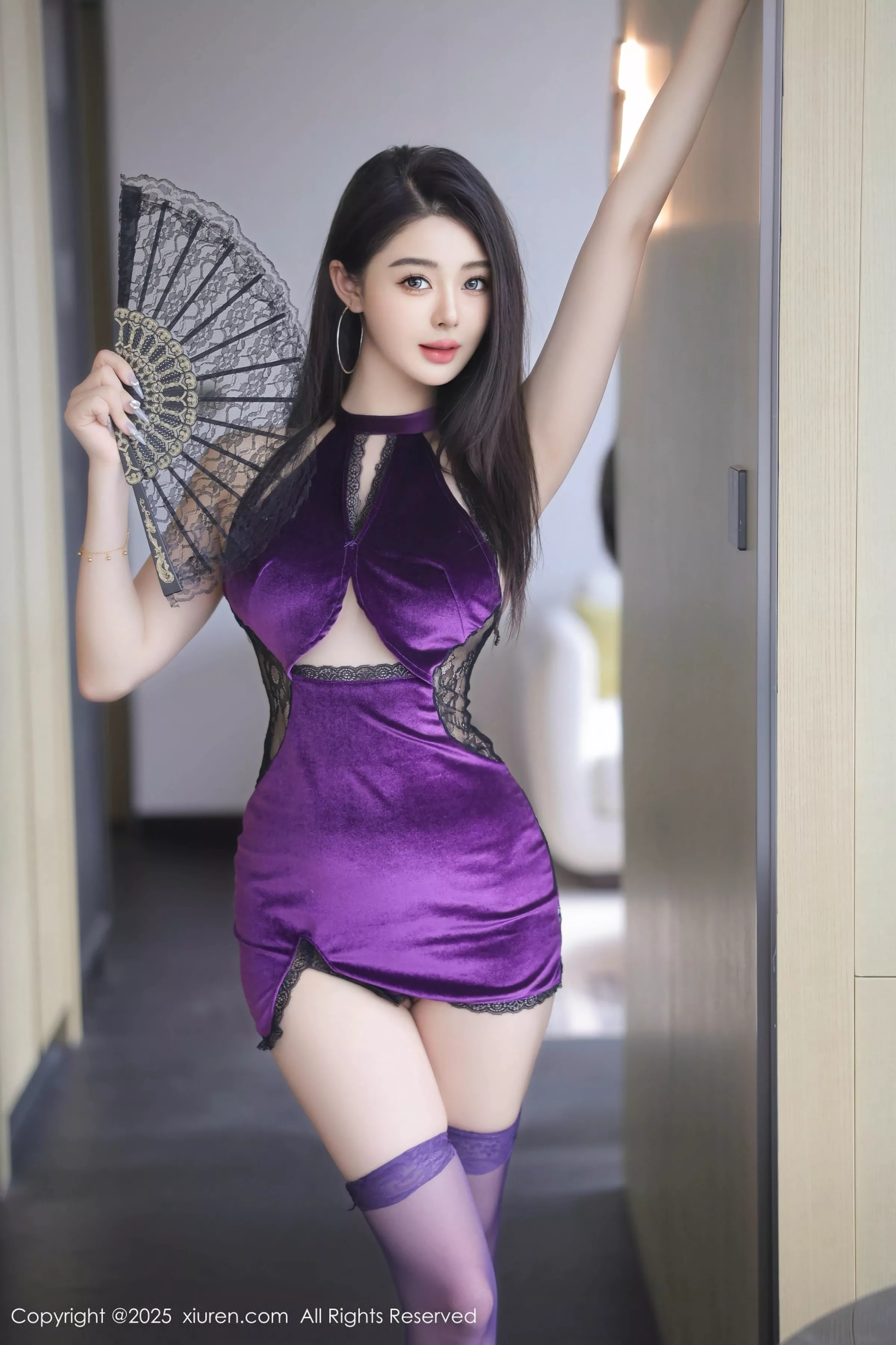 模特Candy糖糖性感紫色连衣短裙配紫色丝袜秀丰腴身姿诱惑写真81P-第1章-图片1