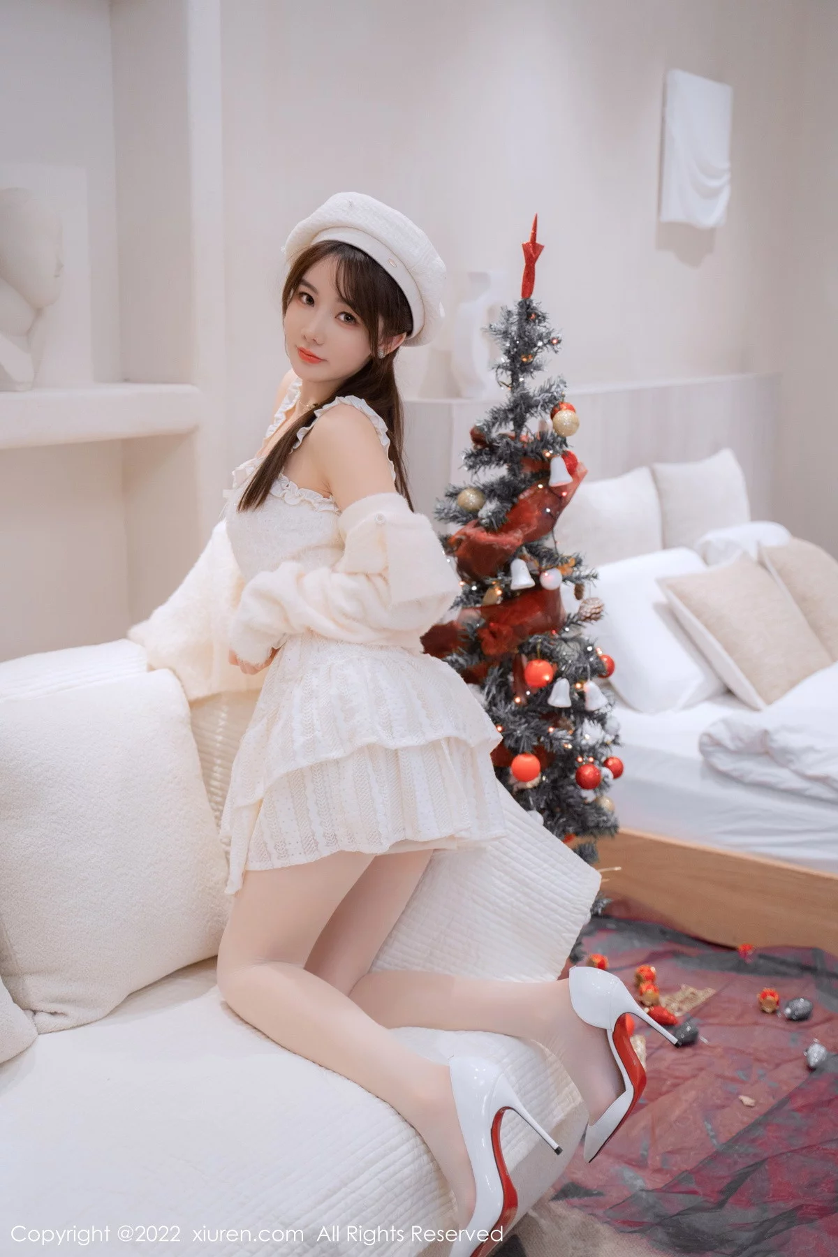 模特婠婠么性感白色毛线上衣配白短裙秀曼妙身姿完美诱惑写真68P-第1章-图片3