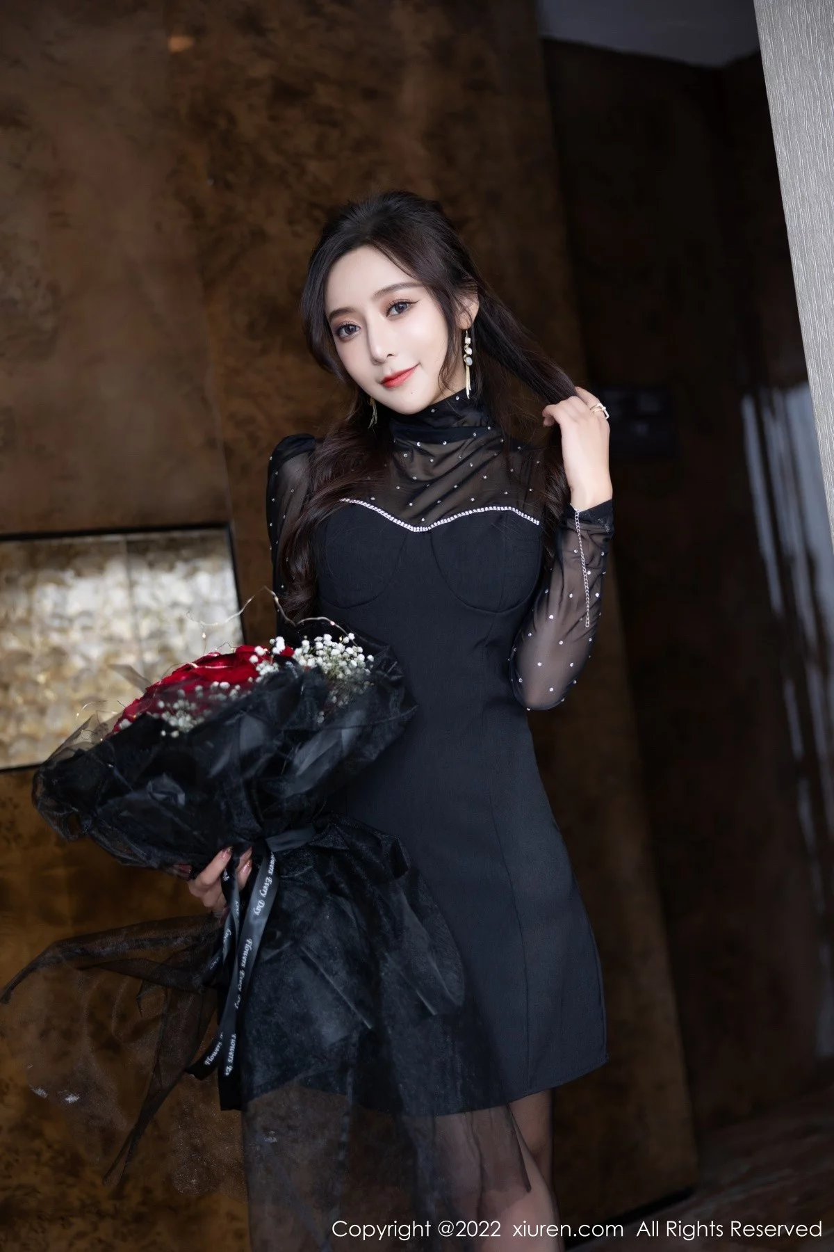 女神王馨瑶yanni室内场景黑色轻透服饰+红色情趣内衣诱惑写真64P-第1章-图片1