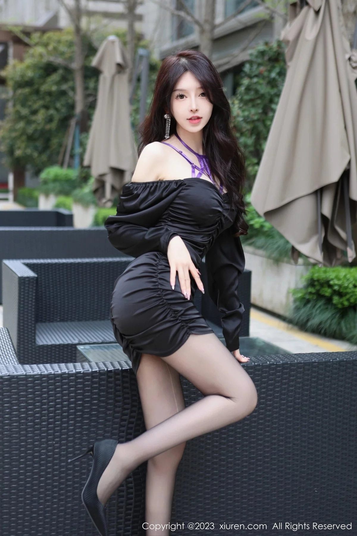 模特玉兔miki性感黑色露肩连身裙露紫色蕾丝内衣完美诱惑写真83P-第1章-图片2