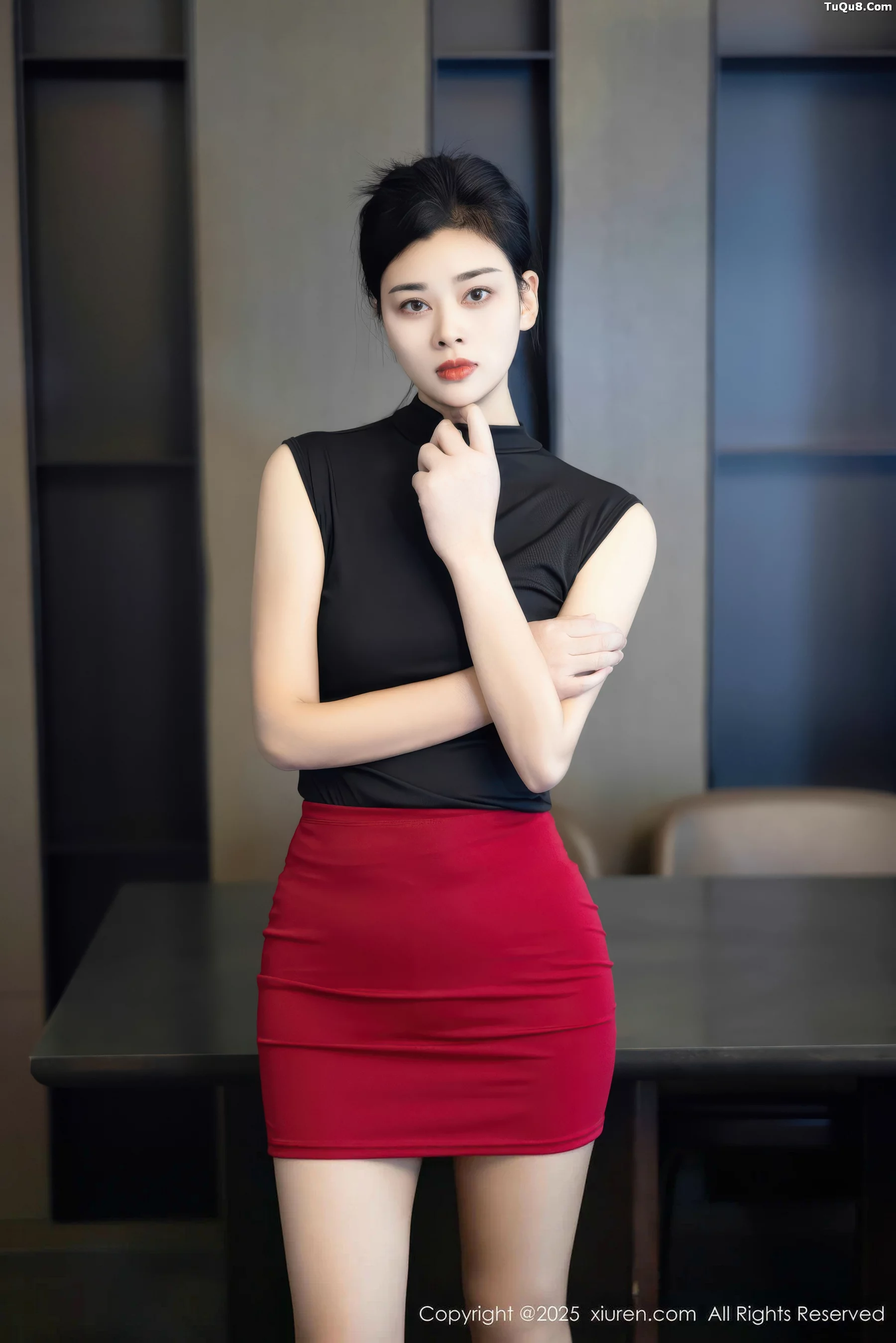 新人模特徐清妍性感黑色OL服饰露超薄黑丝秀曼妙身姿诱惑写真48P-第1章-图片3