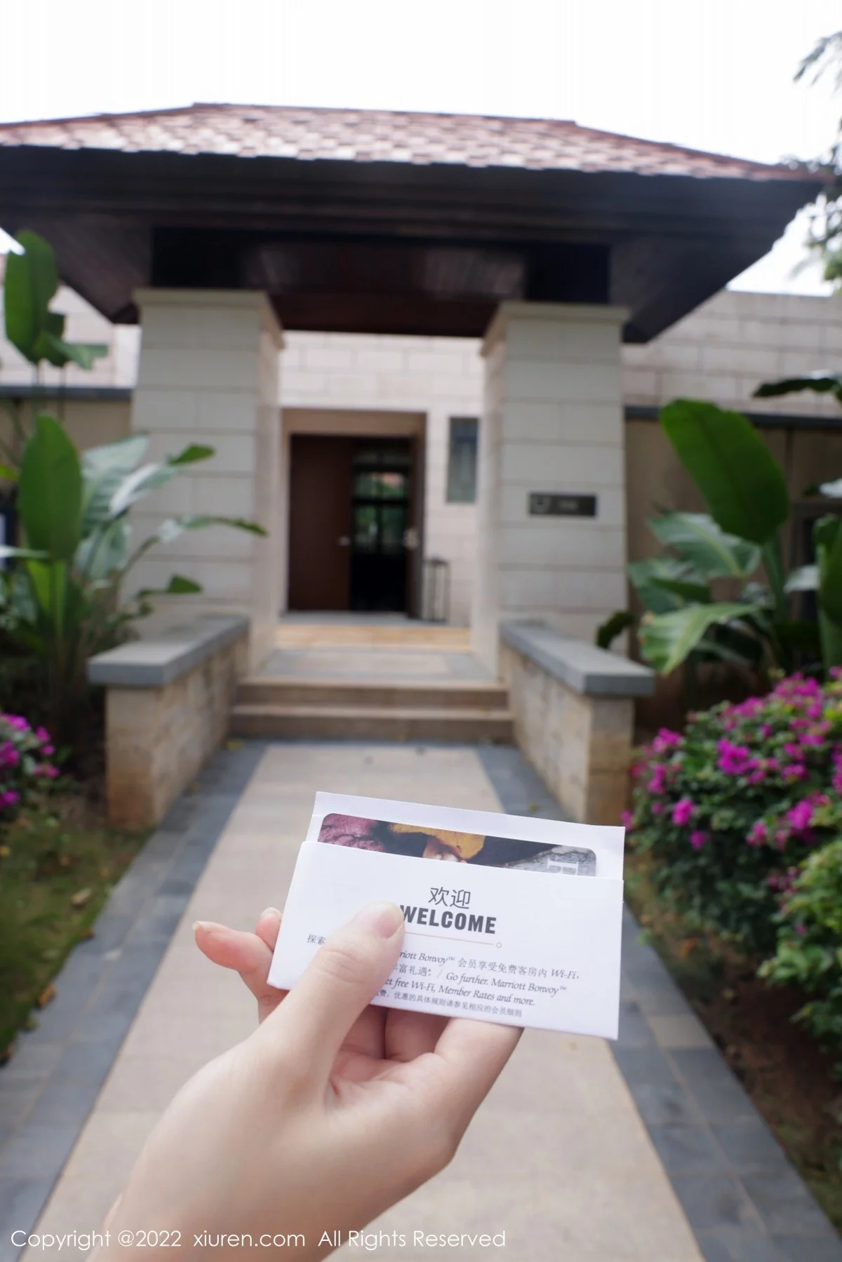 模特尹甜甜三亚旅拍浴室薄透衬衫配无内黑丝湿身惹火诱惑写真82P-第1章-图片1