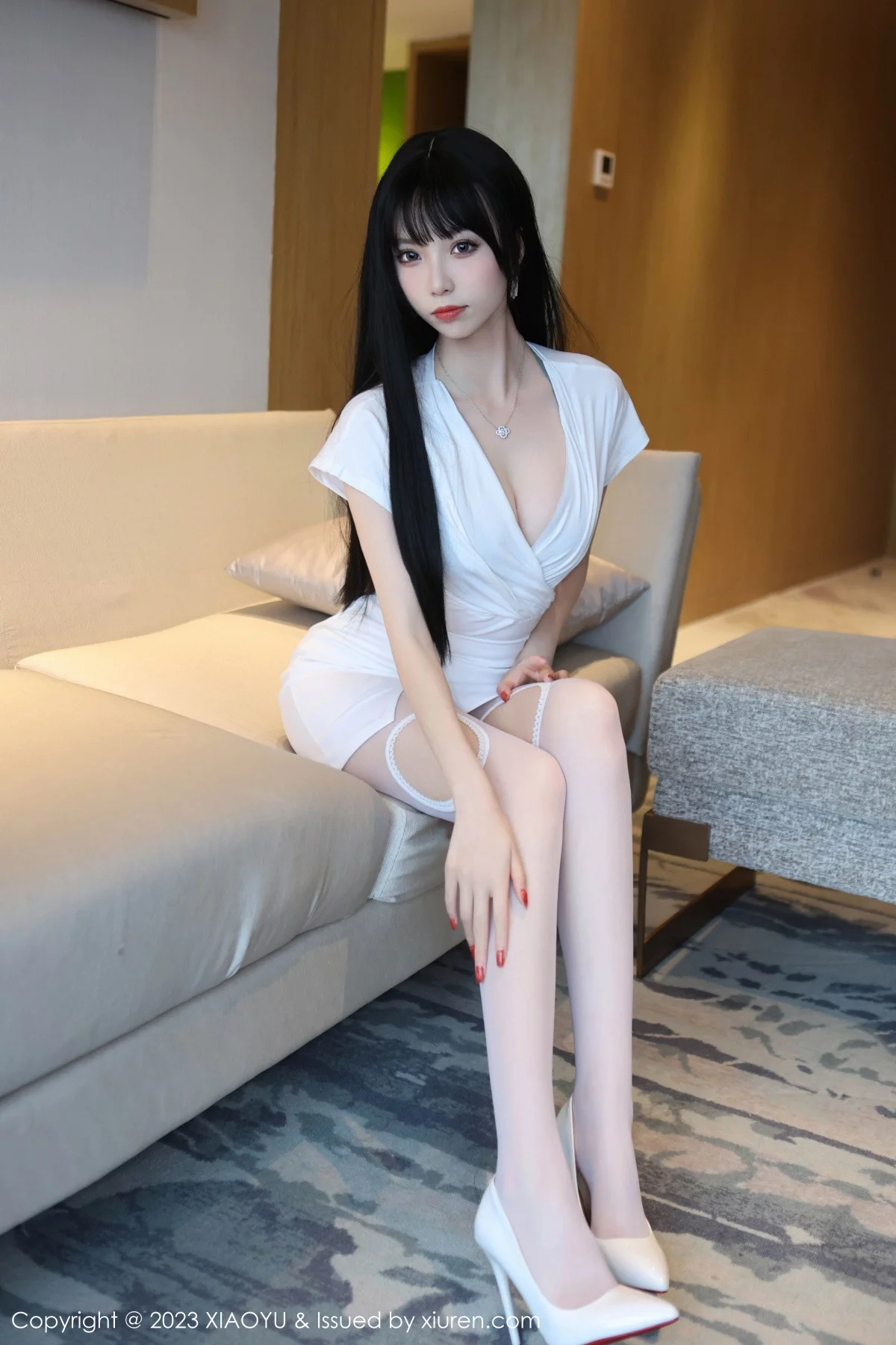 模特江七七性感白上衣露墨绿蕾丝内衣配白丝裤袜迷人诱惑写真80P-第1章-图片3