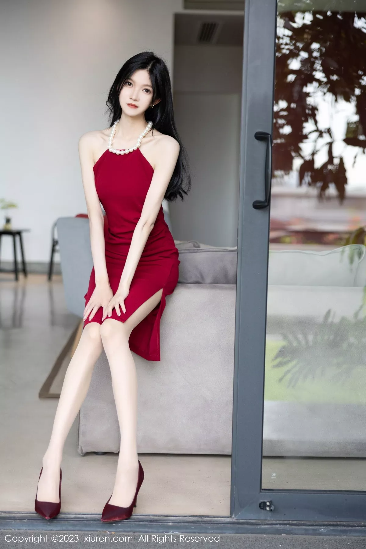 模特程程程性感红色连衣裙+黑色蕾丝情趣服秀苗条身姿诱惑写真80P-第1章-图片2