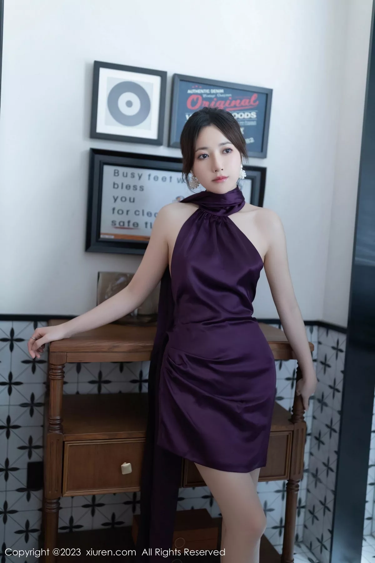 模特鱼子酱Fish性感紫色连衣短裙配超薄肉丝秀曼妙身姿诱惑写真81P-第1章-图片2