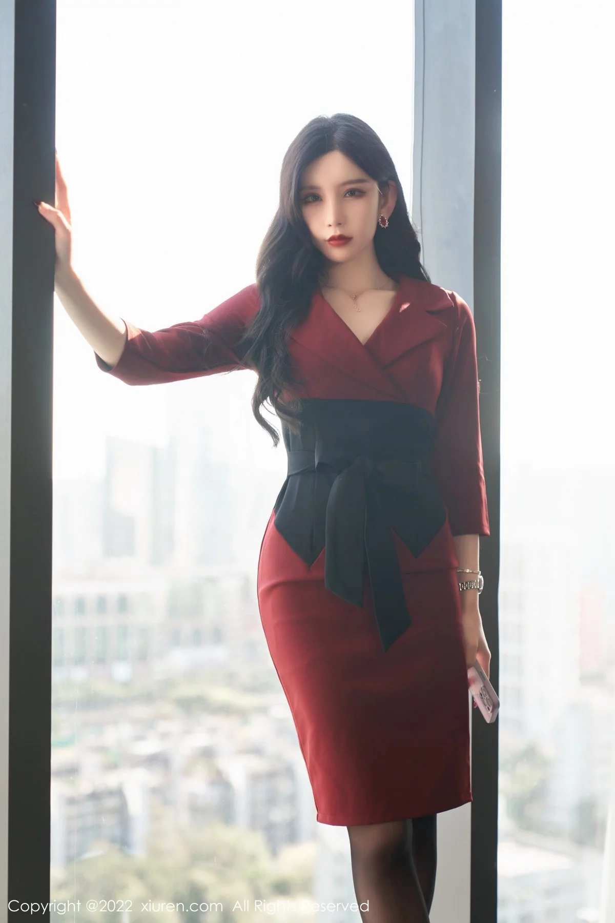 女神周于希Sally脱红色外衣露性感黑色内衣超薄黑丝迷人诱惑写真76P-第1章-图片2