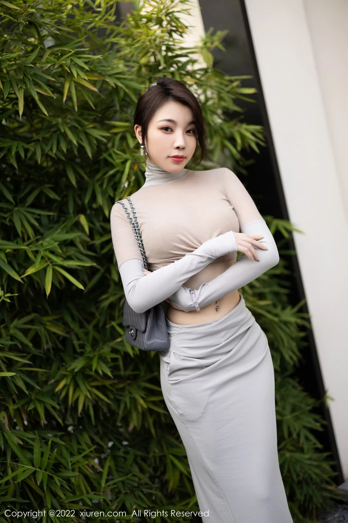 女神徐莉芝Booty性感浅色上衣配长裙露超薄黑丝迷人诱惑写真91P-第1章-图片2