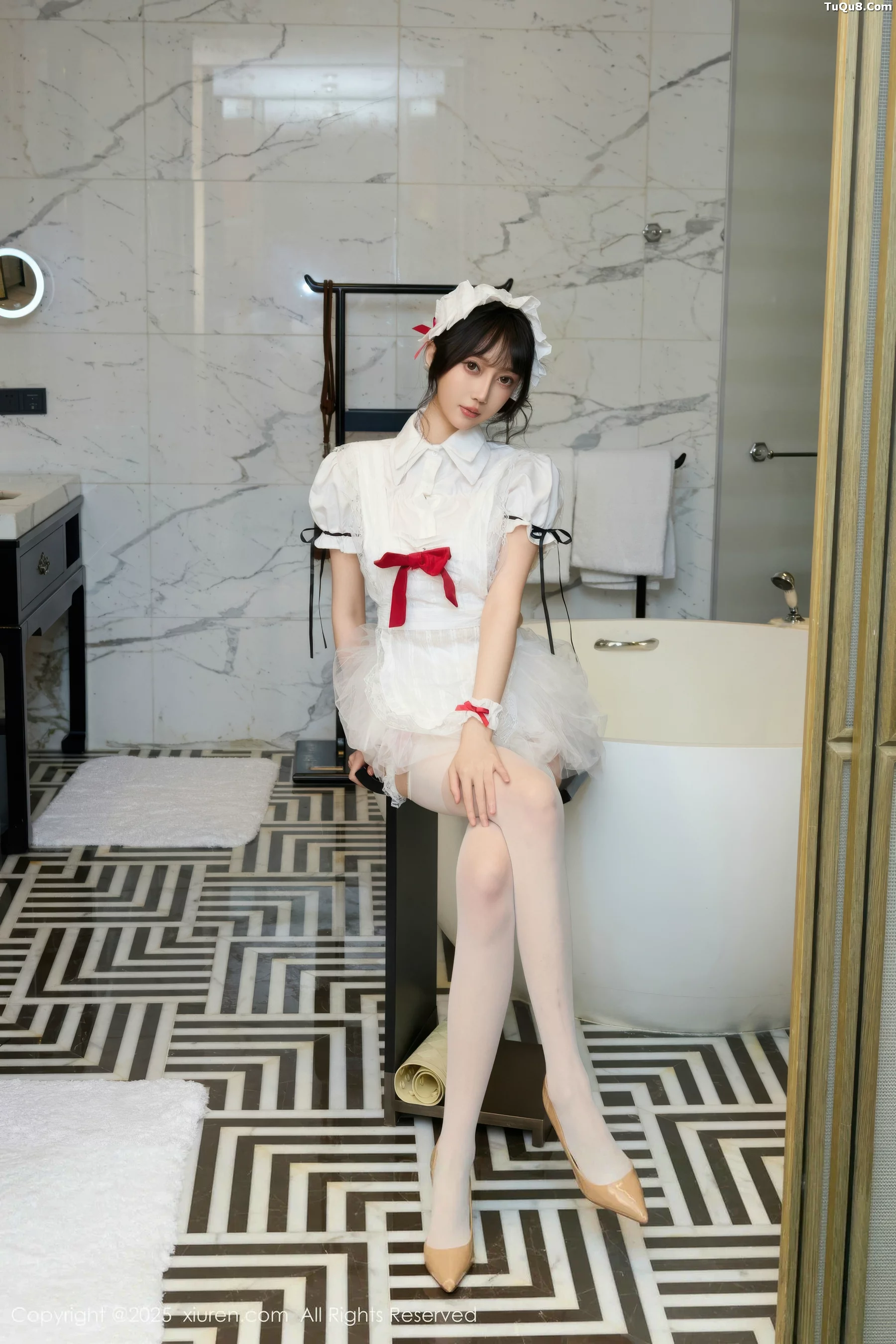 模特玥儿玥er性感萝莉女仆装配白丝吊袜秀完美身材迷人诱惑写真64P-第1章-图片2