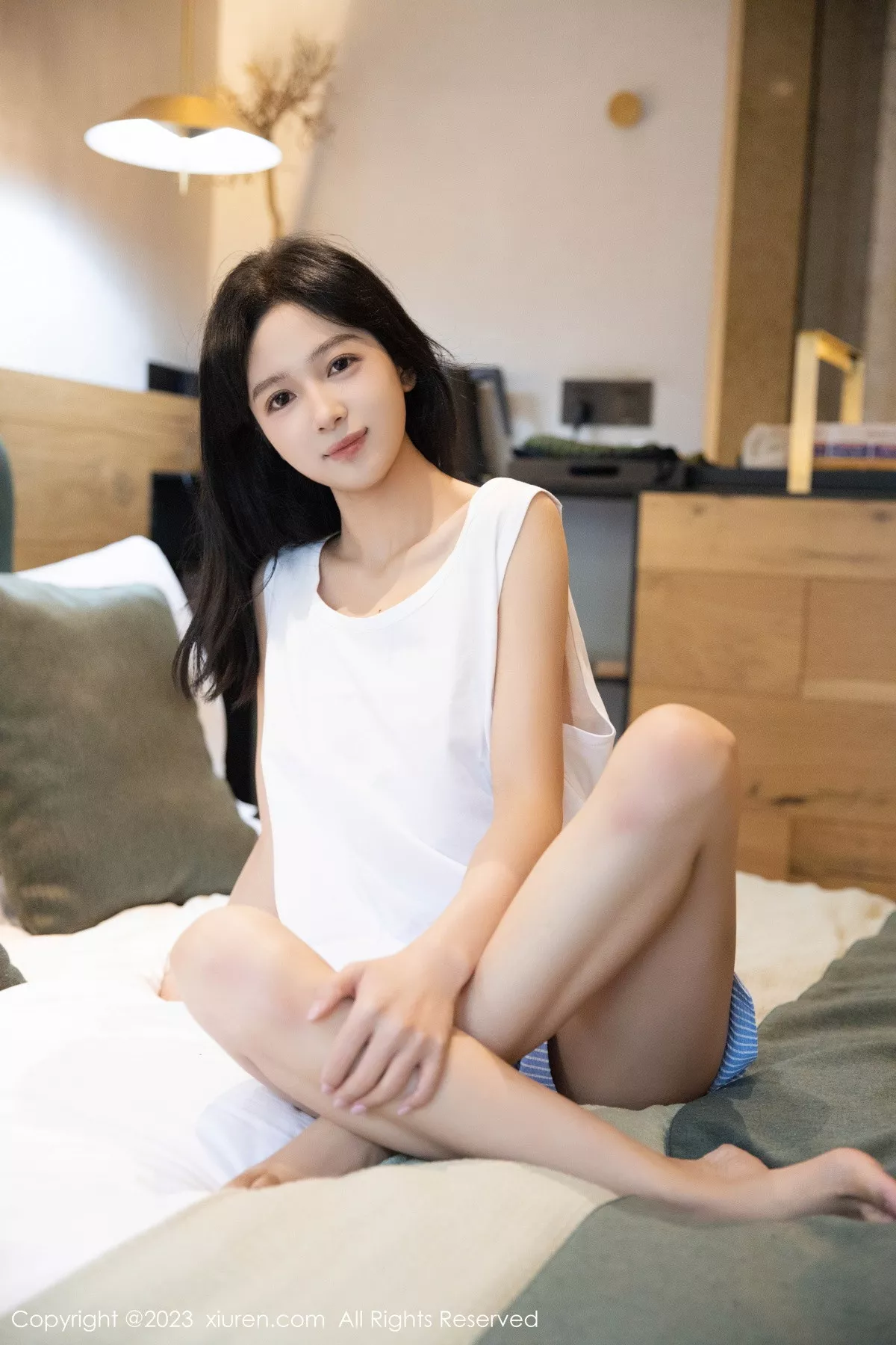 模特糖豆sisi私房性感白色上衣配超短牛仔裤秀曼妙身姿诱惑写真69P-第1章-图片1