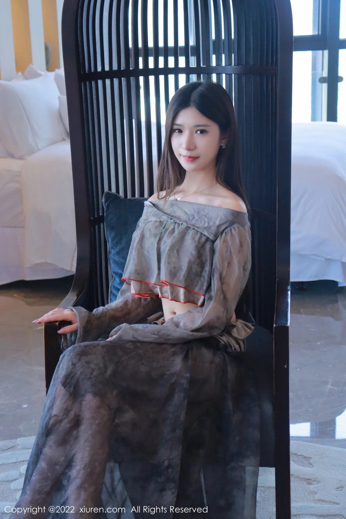 模特hebe韩心雨暗灰色上衣配性感长裙露丁字裤秀翘臀诱惑写真50P-第1章-图片2