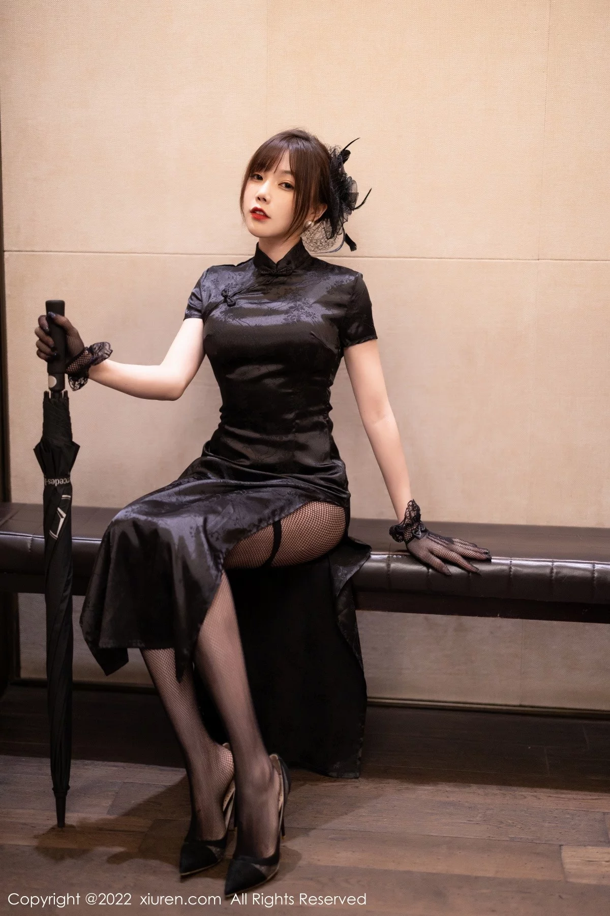 女神徐莉芝Booty私房脱性感黑色旗袍露轻透蕾丝内衣诱惑写真79P-第1章-图片1