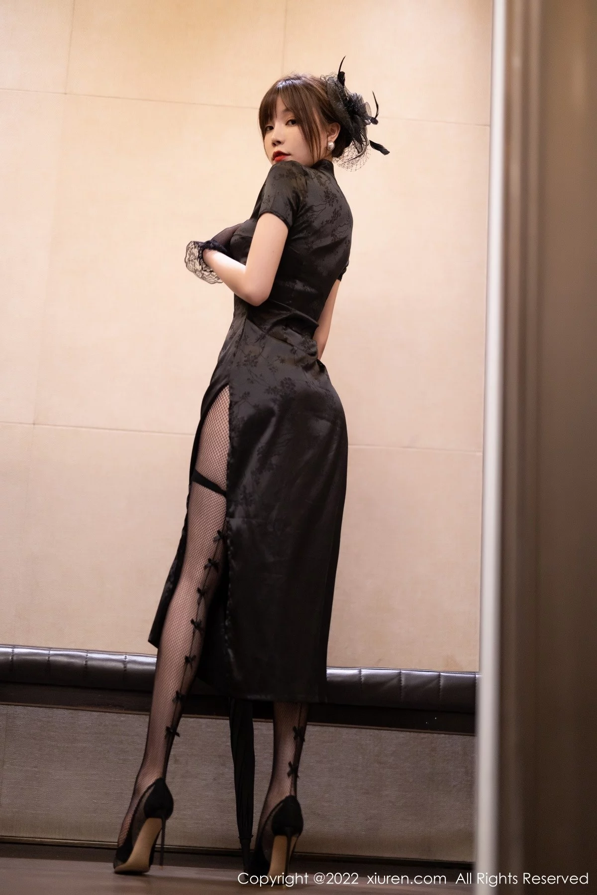 女神徐莉芝Booty私房脱性感黑色旗袍露轻透蕾丝内衣诱惑写真79P-第1章-图片3