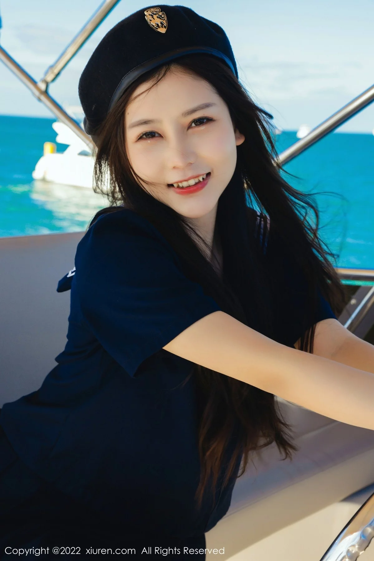 模特尹甜甜三亚旅拍游艇主题脱性感制服露白色内衣诱惑写真45P-第1章-图片3