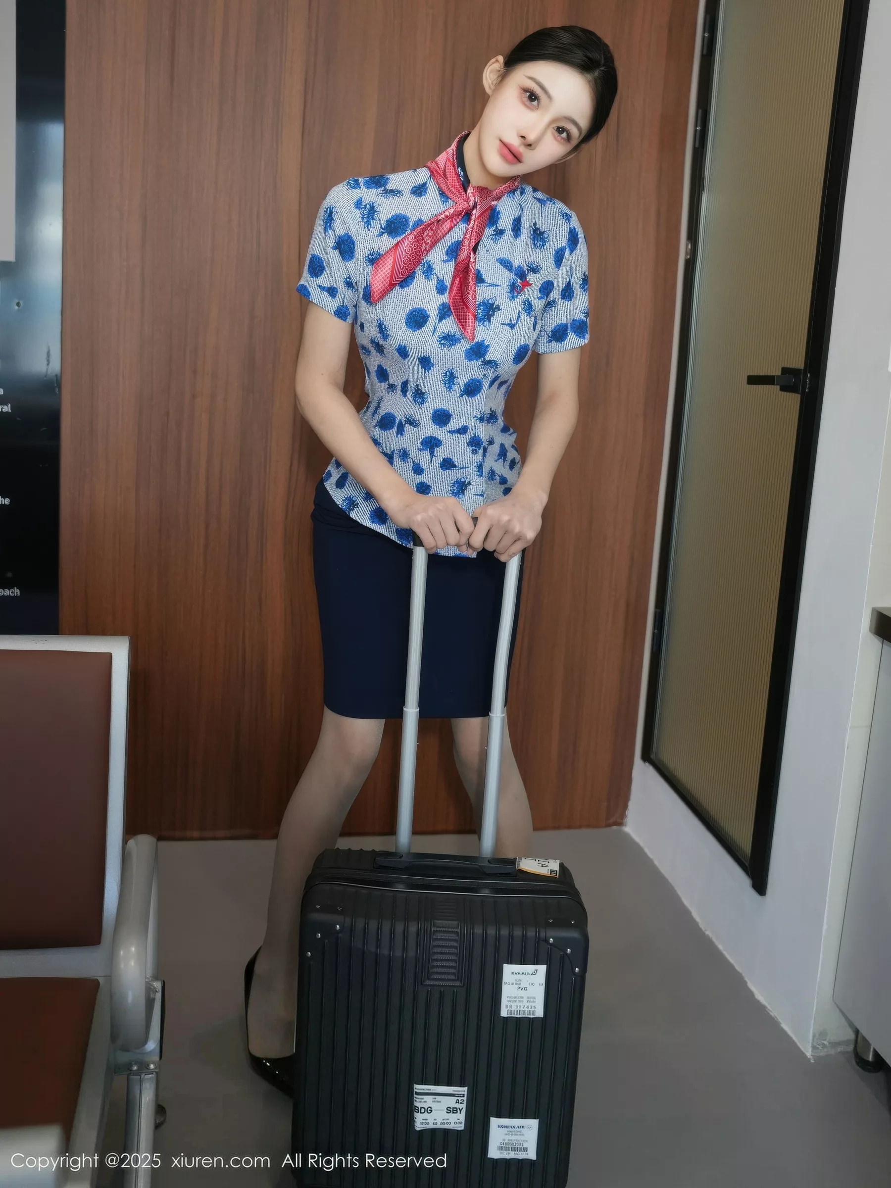 模特梨霜儿性感空姐制服露黑色蕾丝内衣秀丰腴身材撩人诱惑写真75P-第1章-图片2