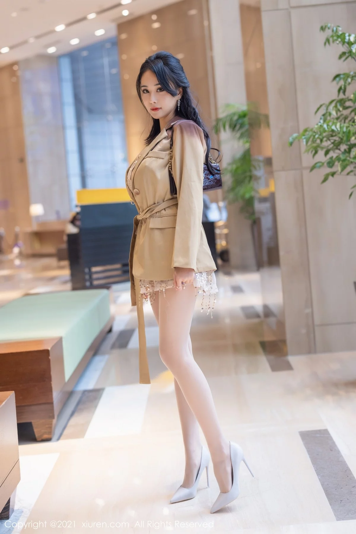 嫩模蓝夏Akasha私房华丽吊裙半脱露豪乳遮点极致诱惑写真36P-第1章-图片2