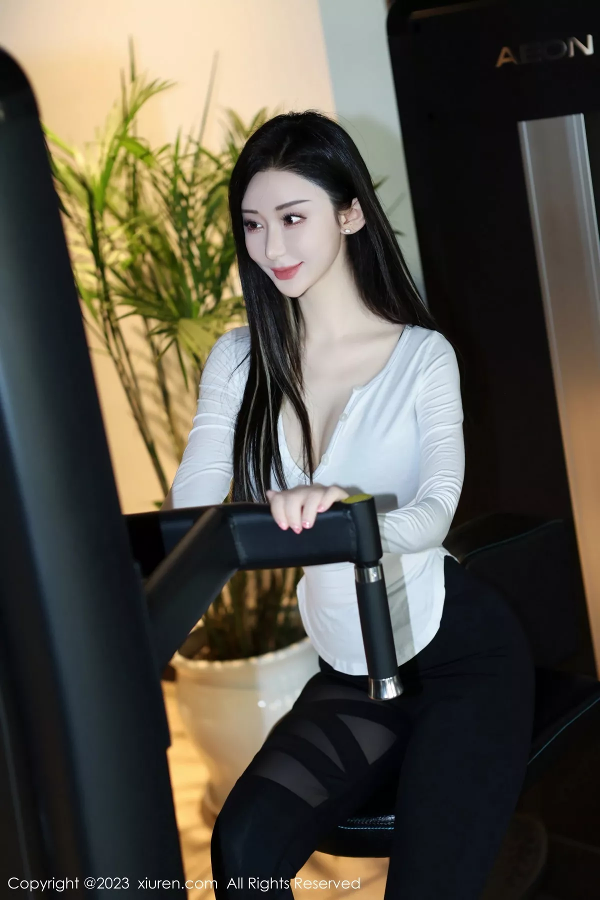 模特田兮白脱白色上衣露性感黑色比基尼服饰秀完美身材诱惑写真89P-第1章-图片2