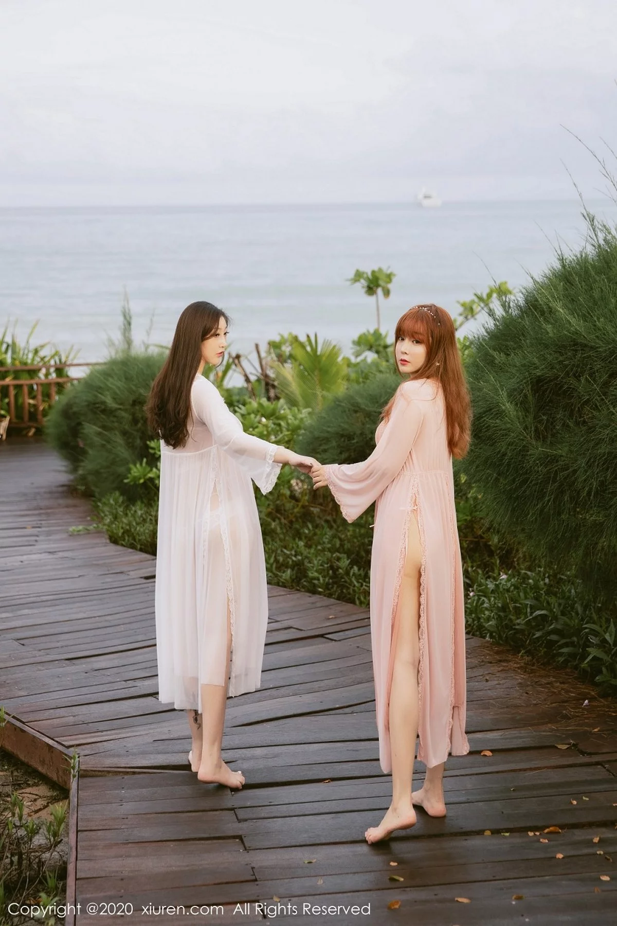 两大女神王雨纯与妲己_Toxic三亚旅拍合集户外情趣内衣诱惑写真55P-第1章-图片1