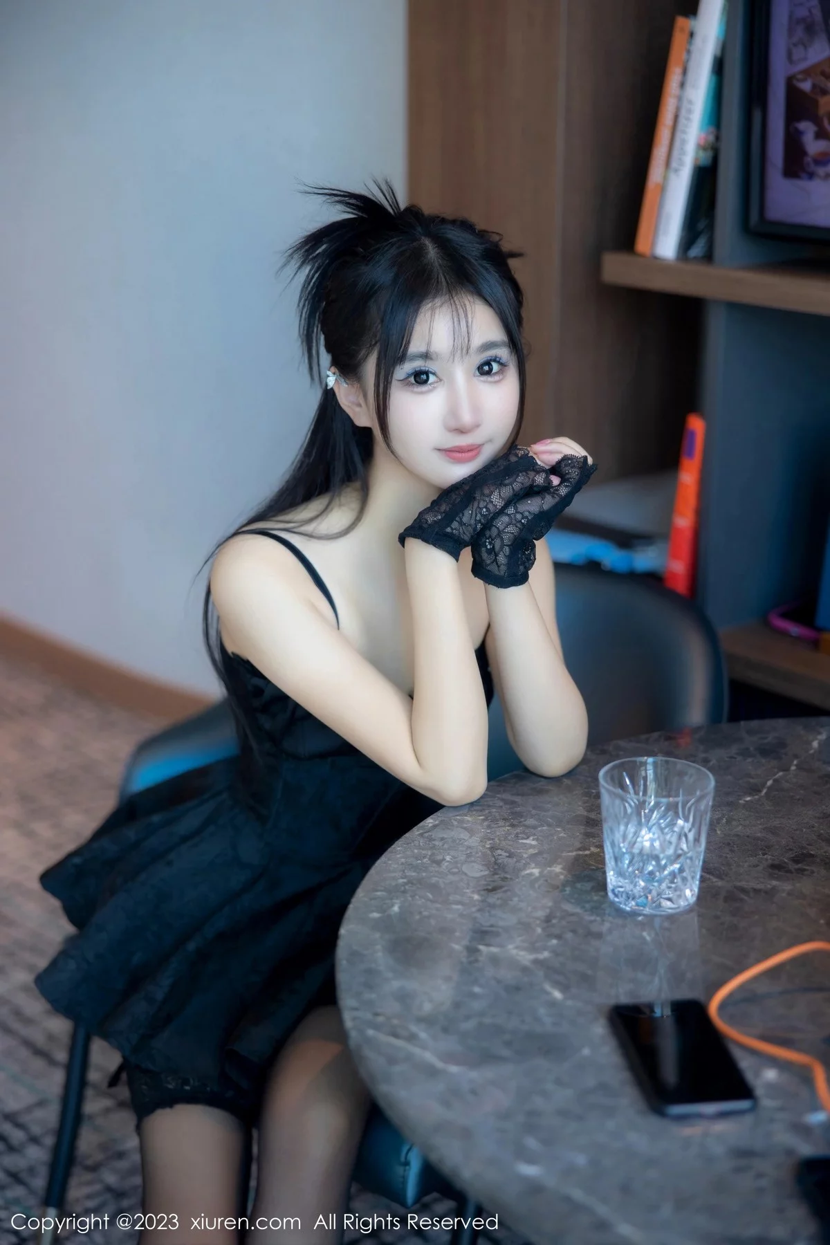 女神小果冻儿性感黑色蕾丝内衣配黑丝吊袜秀完美身材诱惑写真79P-第1章-图片2