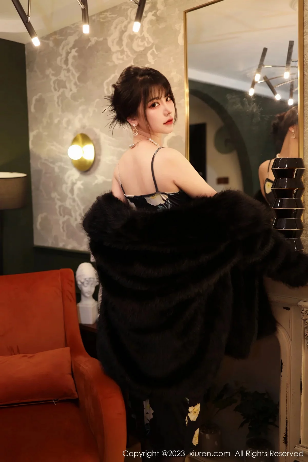模特桃桃子性感黑色吊带裙配超薄无内黑丝秀完美身材美艳写真85P-第1章-图片2
