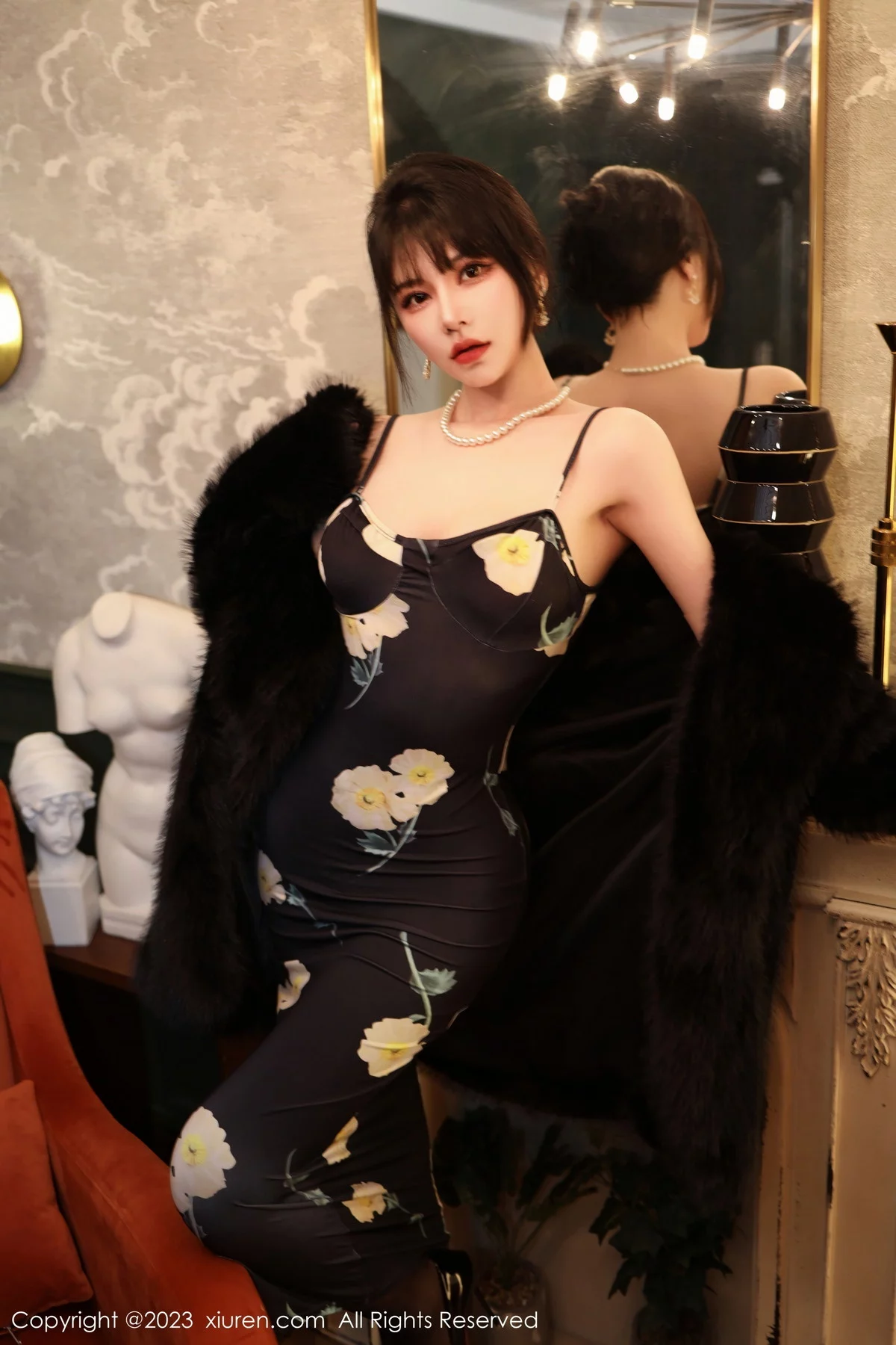 模特桃桃子性感黑色吊带裙配超薄无内黑丝秀完美身材美艳写真85P-第1章-图片3