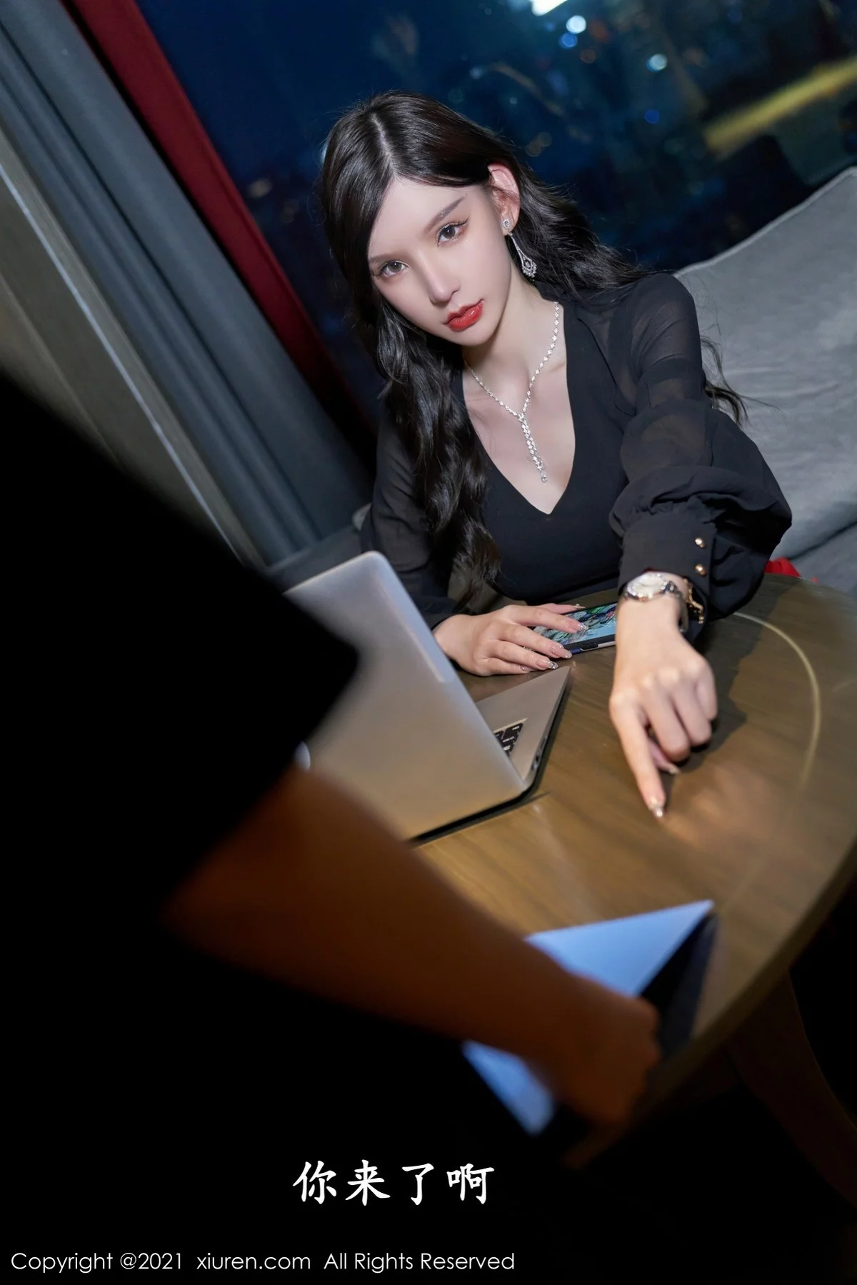 女神周于希Sandy老板剧情主题开档黑丝裤袜秀翘臀惹火诱惑写真68P-第1章-图片2