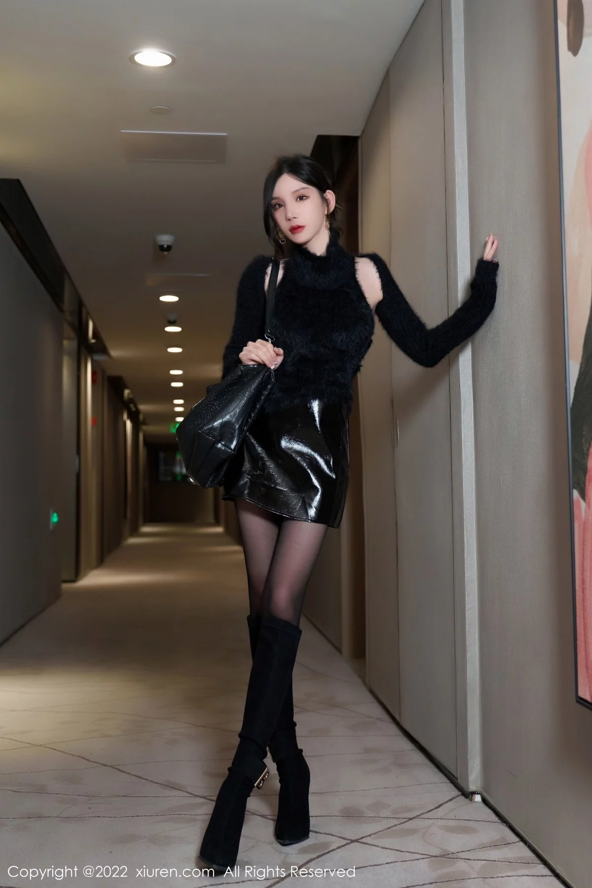 女神周于希Sally私房半脱全裸上身配破烂无内黑丝极致诱惑写真87P-第1章-图片2