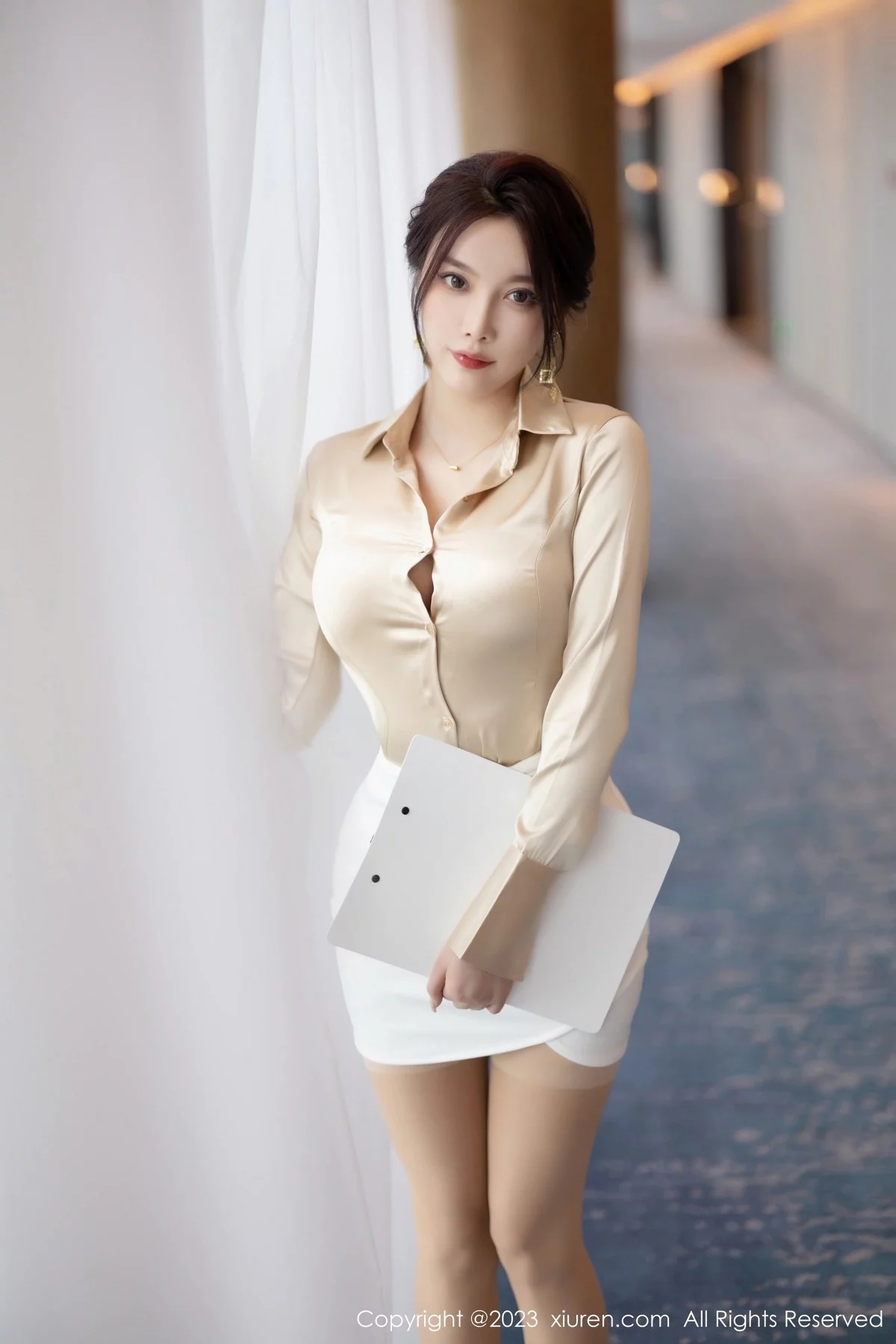 女神杨晨晨Yome脱职业装露性感白色蕾丝情趣内衣完美诱惑写真91P-第1章-图片3