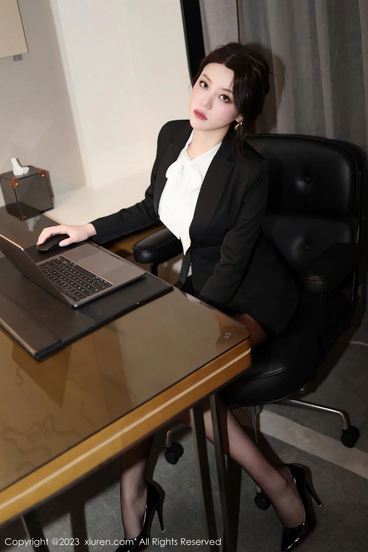 模特米娜MnaL性感白T配开档黑丝情趣捆绑秀惹火身材诱惑写真95P-第1章-图片3