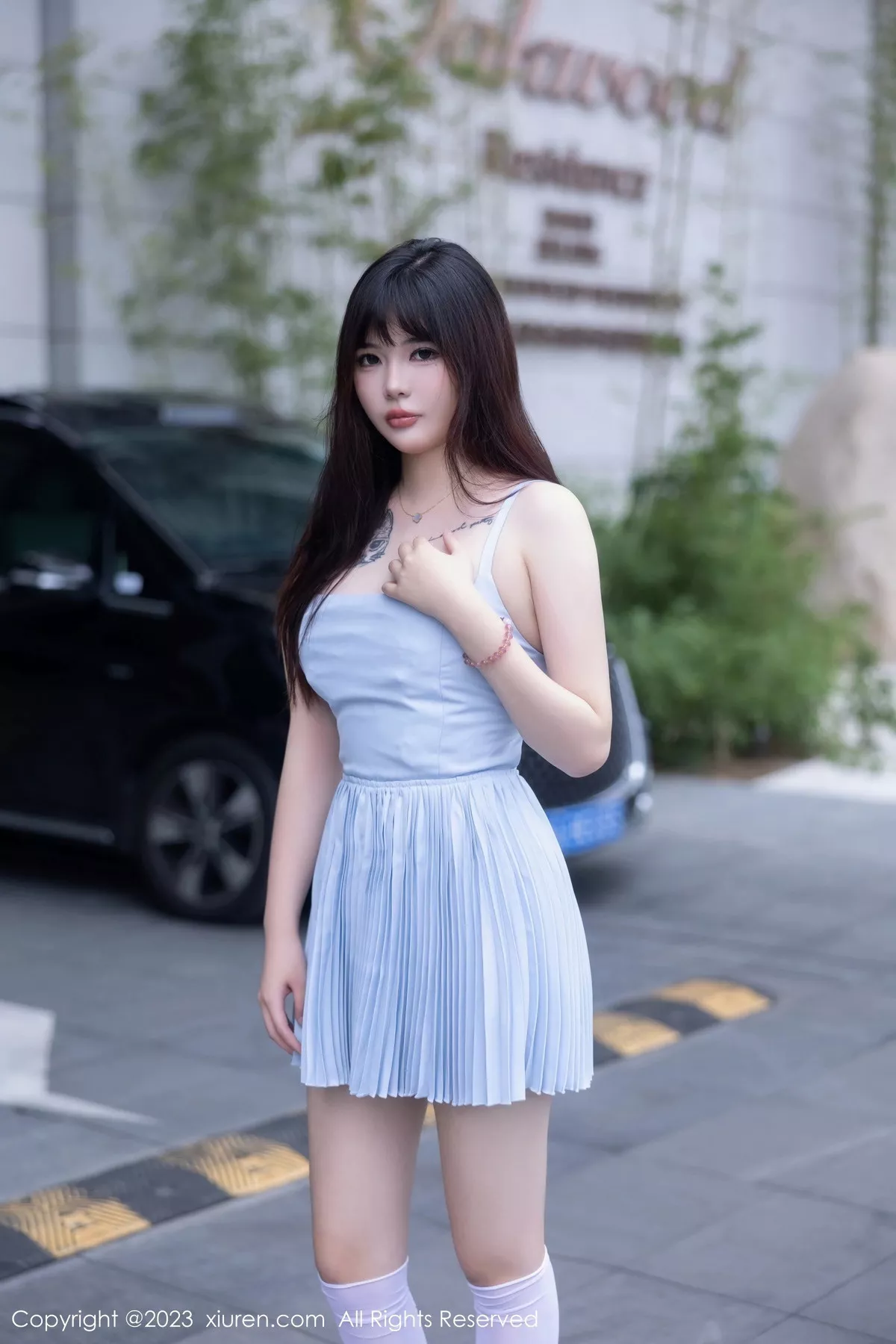 模特Arude薇薇性感淡蓝色连衣短裙配白丝袜秀曼妙身姿诱惑写真69P-第1章-图片3