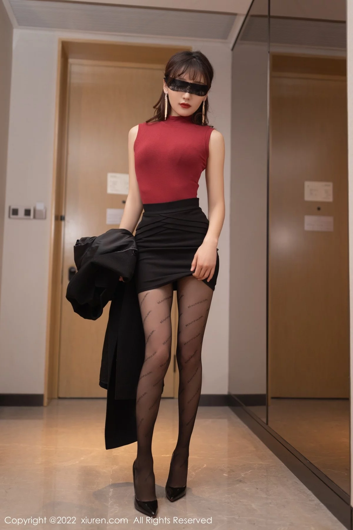 模特陆萱萱角色扮演半脱露蕾丝内衣超薄无内黑丝极致诱惑写真96P-第1章-图片1