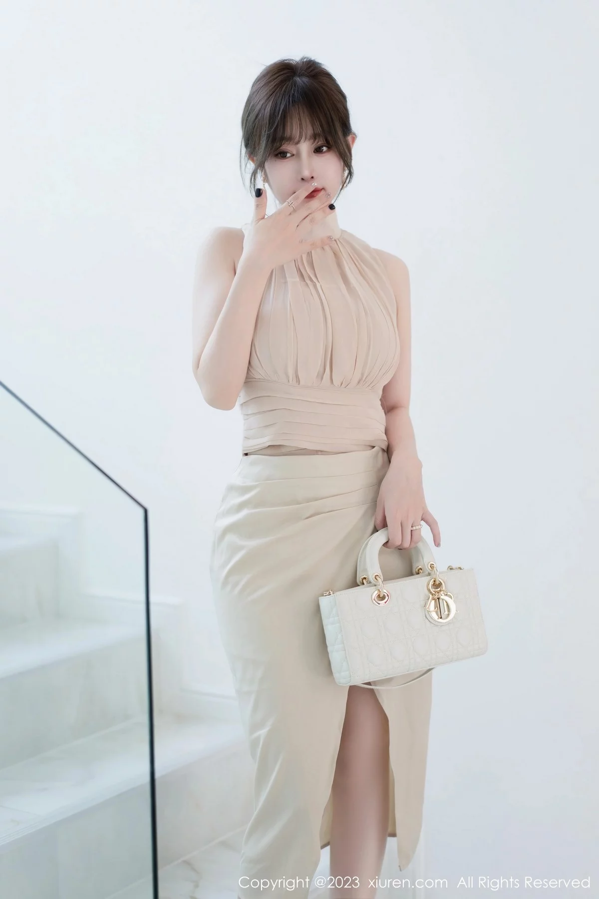 女神王雨纯脱浅色连衣长裙露浅色内衣配开档肉丝完美诱惑写真74P-第1章-图片2