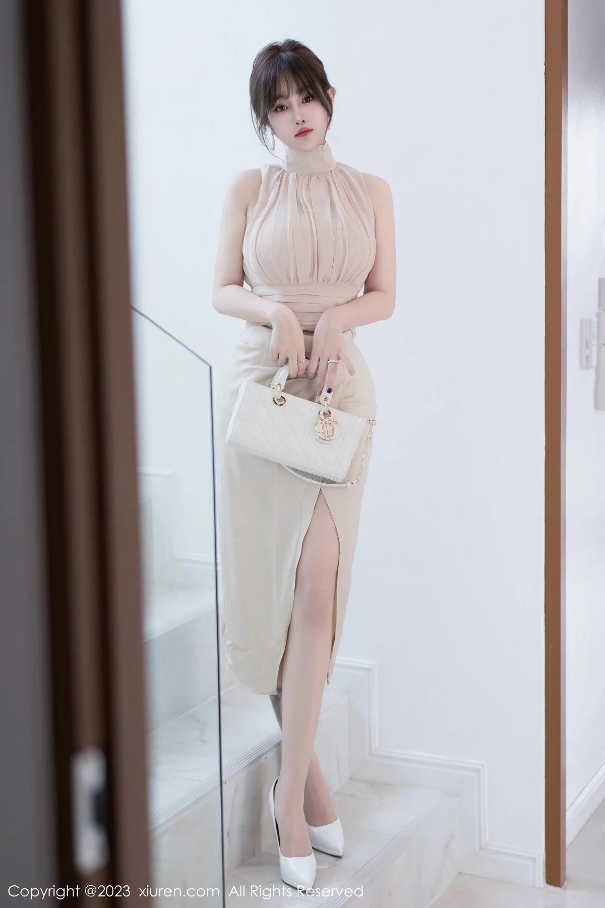 女神王雨纯脱浅色连衣长裙露浅色内衣配开档肉丝完美诱惑写真74P-第1章-图片3