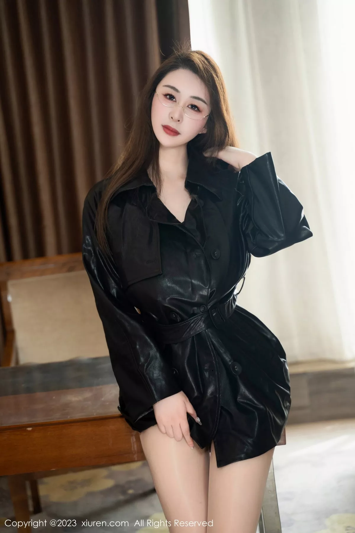 模特王俪丁呀性感黑皮衣外套露女王血滴子秀傲人豪乳诱惑写真63P-第1章-图片1