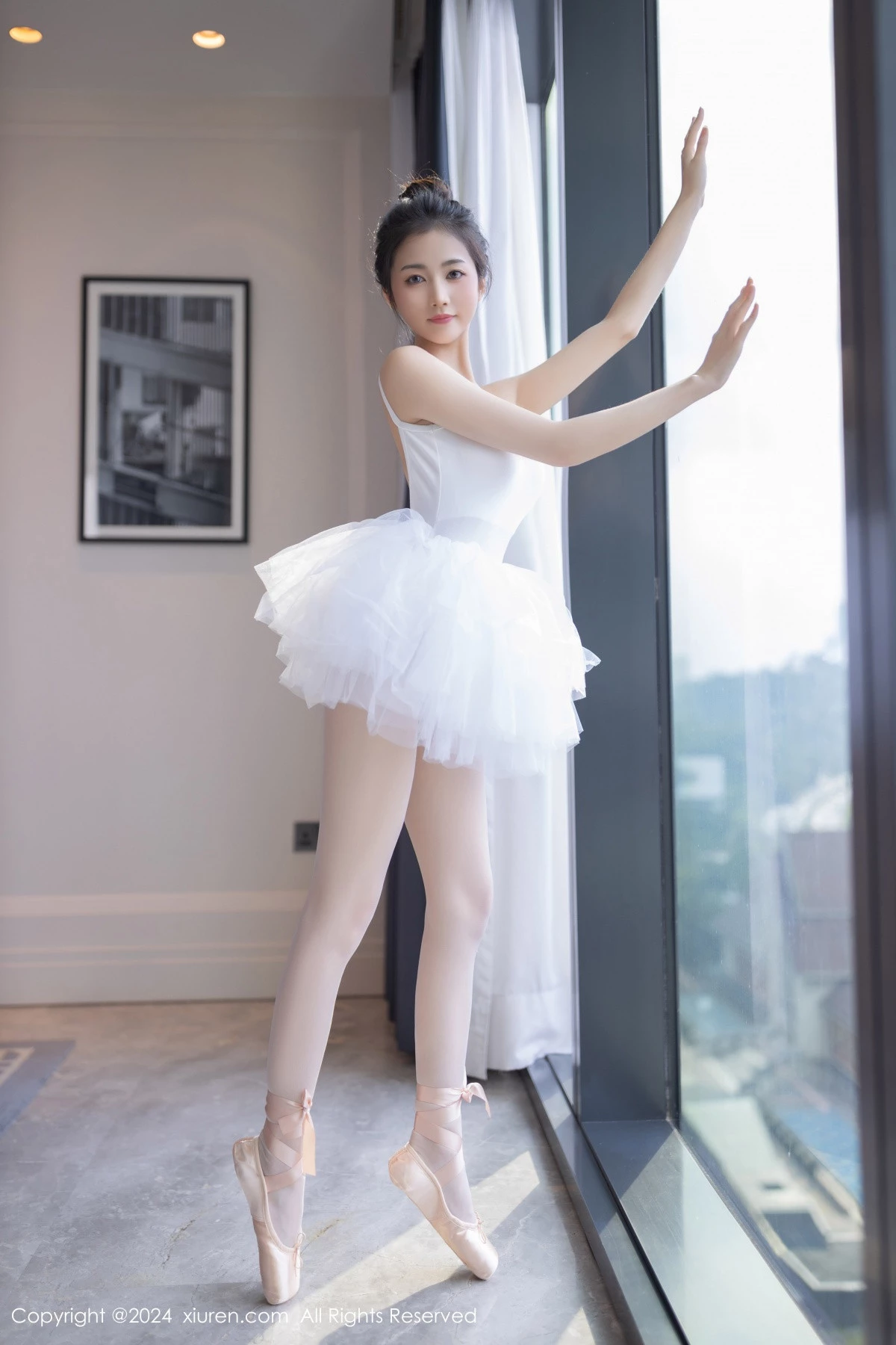 模特鱼尾fish私房性感白色芭蕾短裙配白丝袜秀美腿玉足迷人写真80P-第1章-图片1