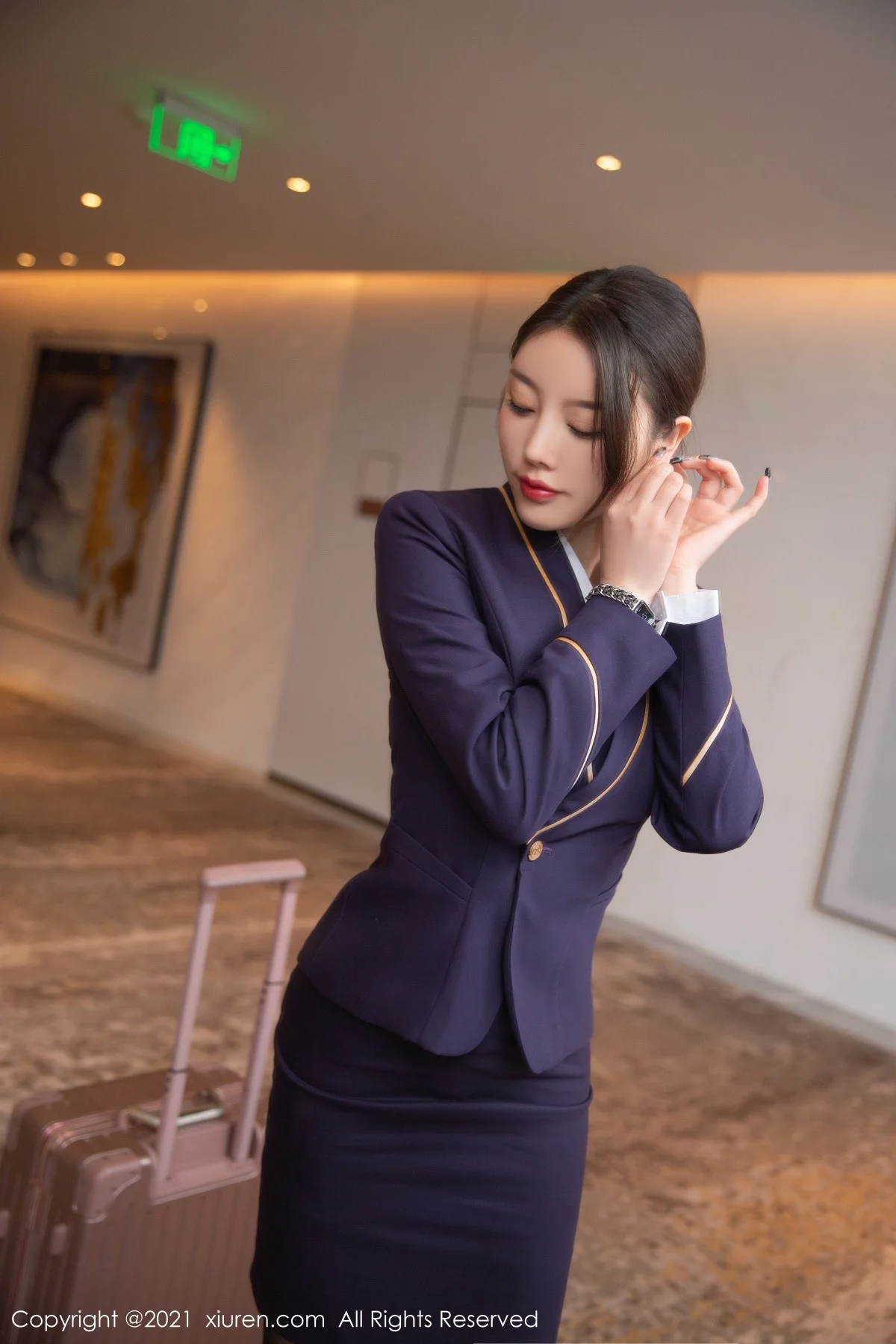 女神杨晨晨Yome下班后私房半脱露粉色内衣开档黑丝诱惑写真77P-第1章-图片1