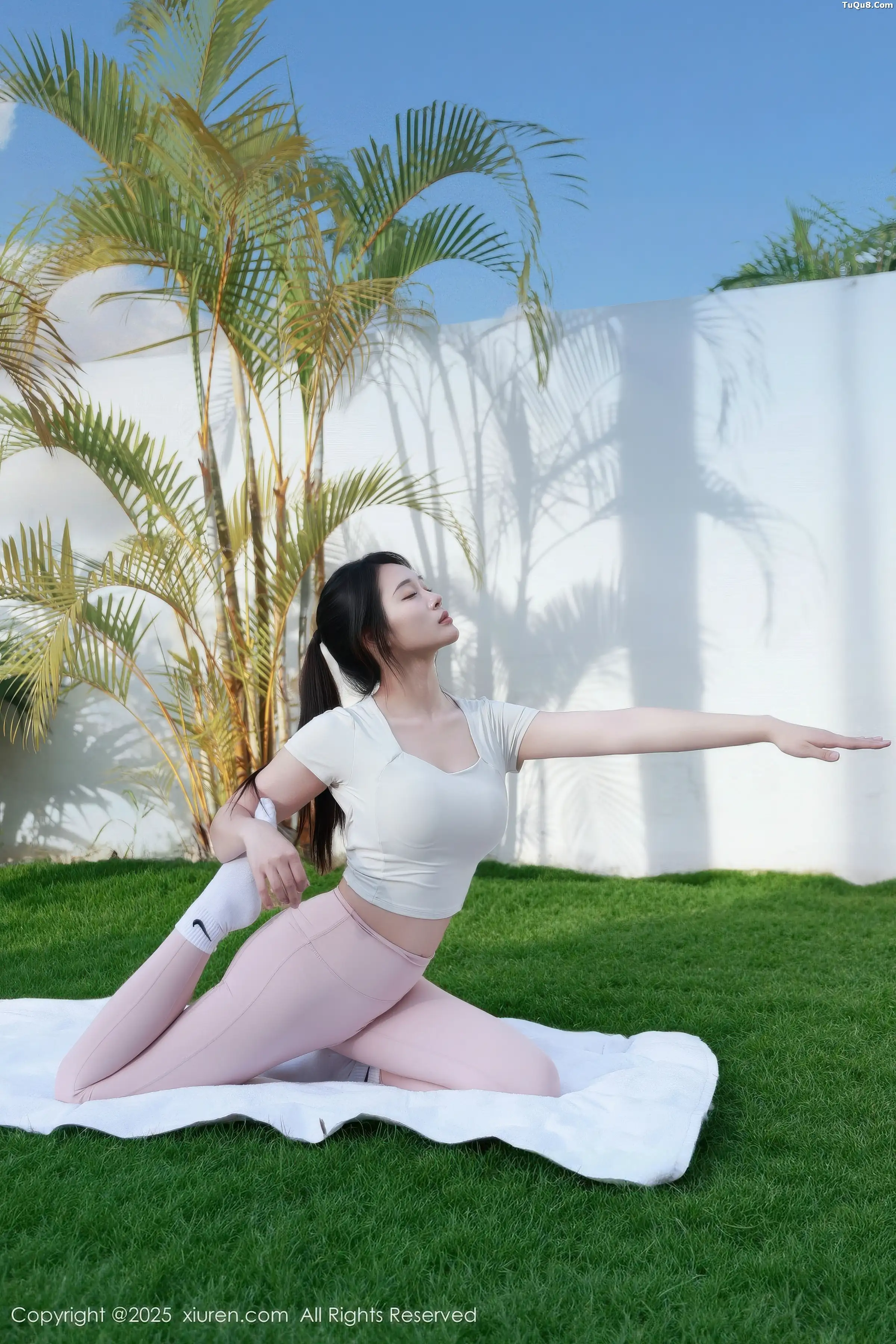 模特南乔性感浅色瑜伽服配超薄无内灰丝秀惹火身材撩人诱惑写真80P-第1章-图片4