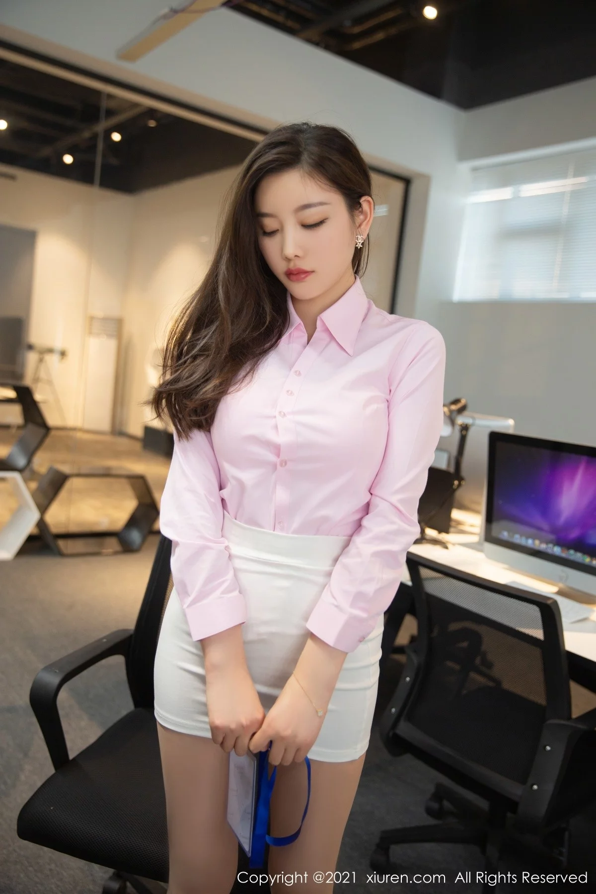 女神杨晨晨Yome私房性感粉色服饰配无内肉丝裤袜撩人诱惑写真80P-第1章-图片2