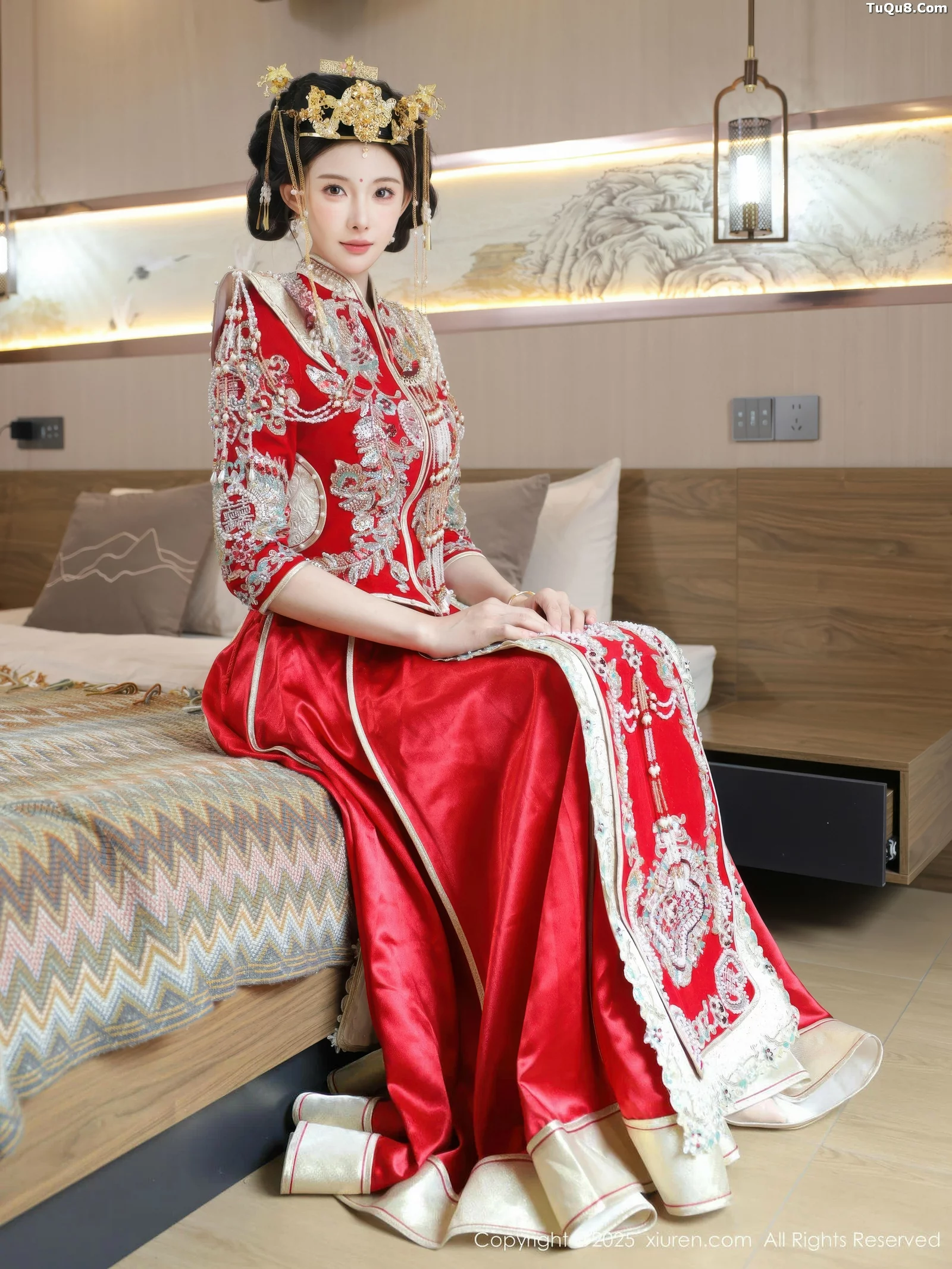 模特梨霜儿性感红色新娘服饰配肉色丝袜秀丰腴身材迷人诱惑写真84P-第1章-图片1