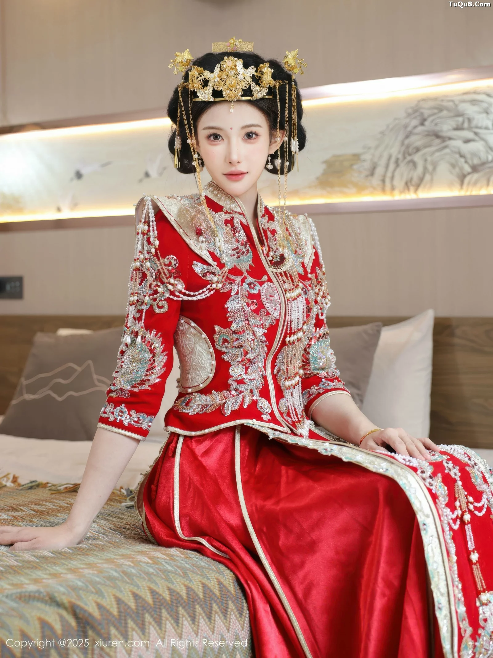 模特梨霜儿性感红色新娘服饰配肉色丝袜秀丰腴身材迷人诱惑写真84P-第1章-图片3