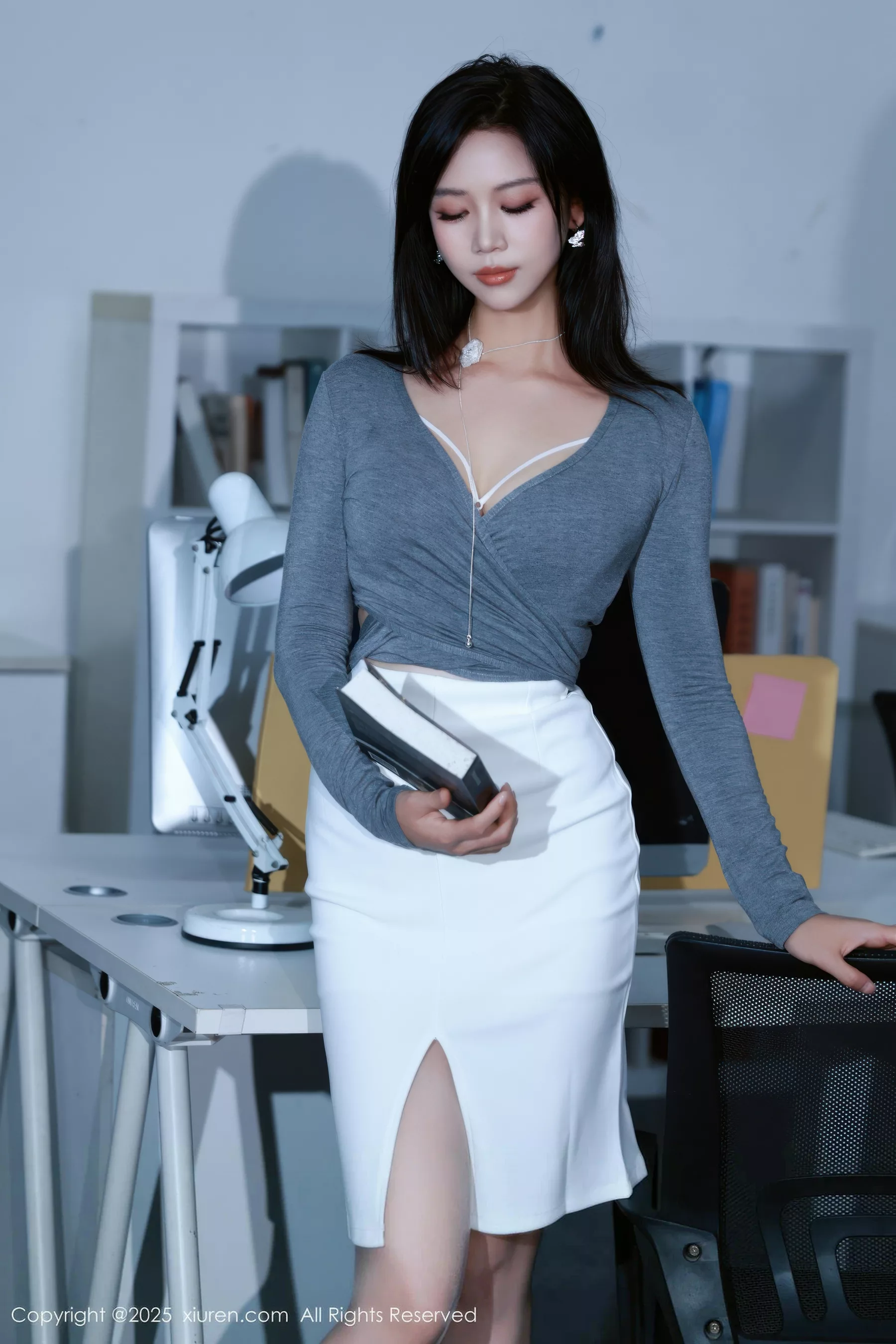 模特玫瑰我爱你性感白色内衣配开档灰丝秀凹凸身材惹火诱惑写真75P-第1章-图片2