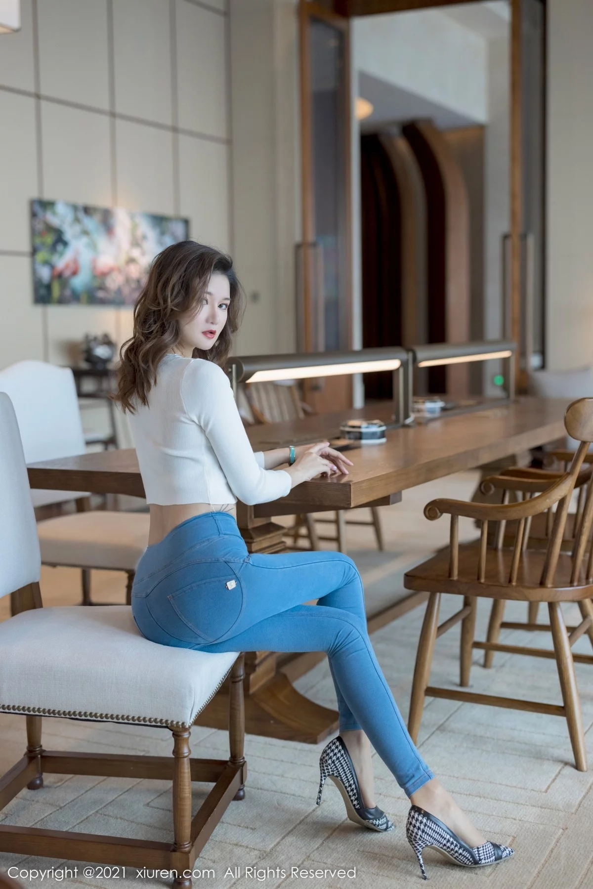 模特文芮jeninfer私房脱紧身牛仔裤露精致蓝色内衣迷人诱惑写真32P-第1章-图片2